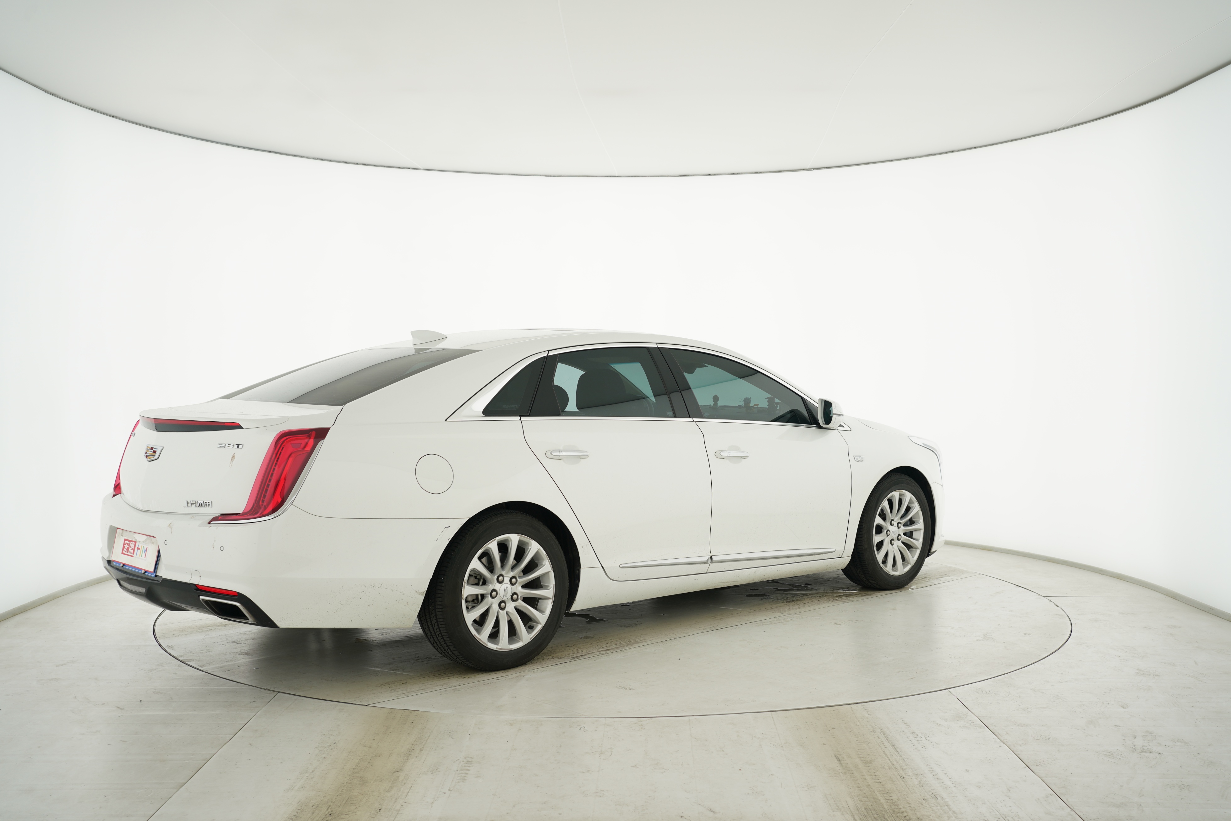 Cadillac XTS 2018 — фото 12