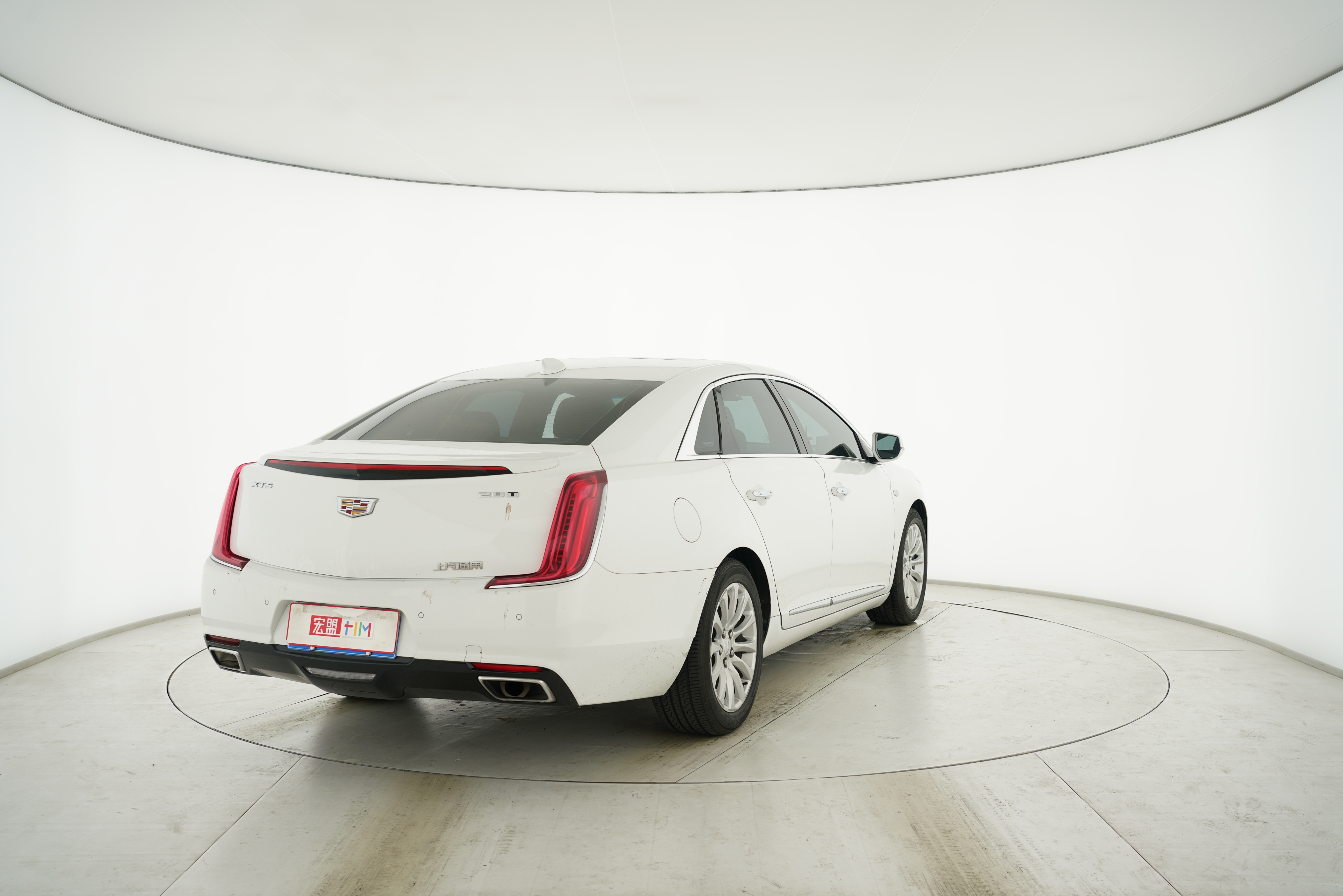 Cadillac XTS 2018 — фото 13