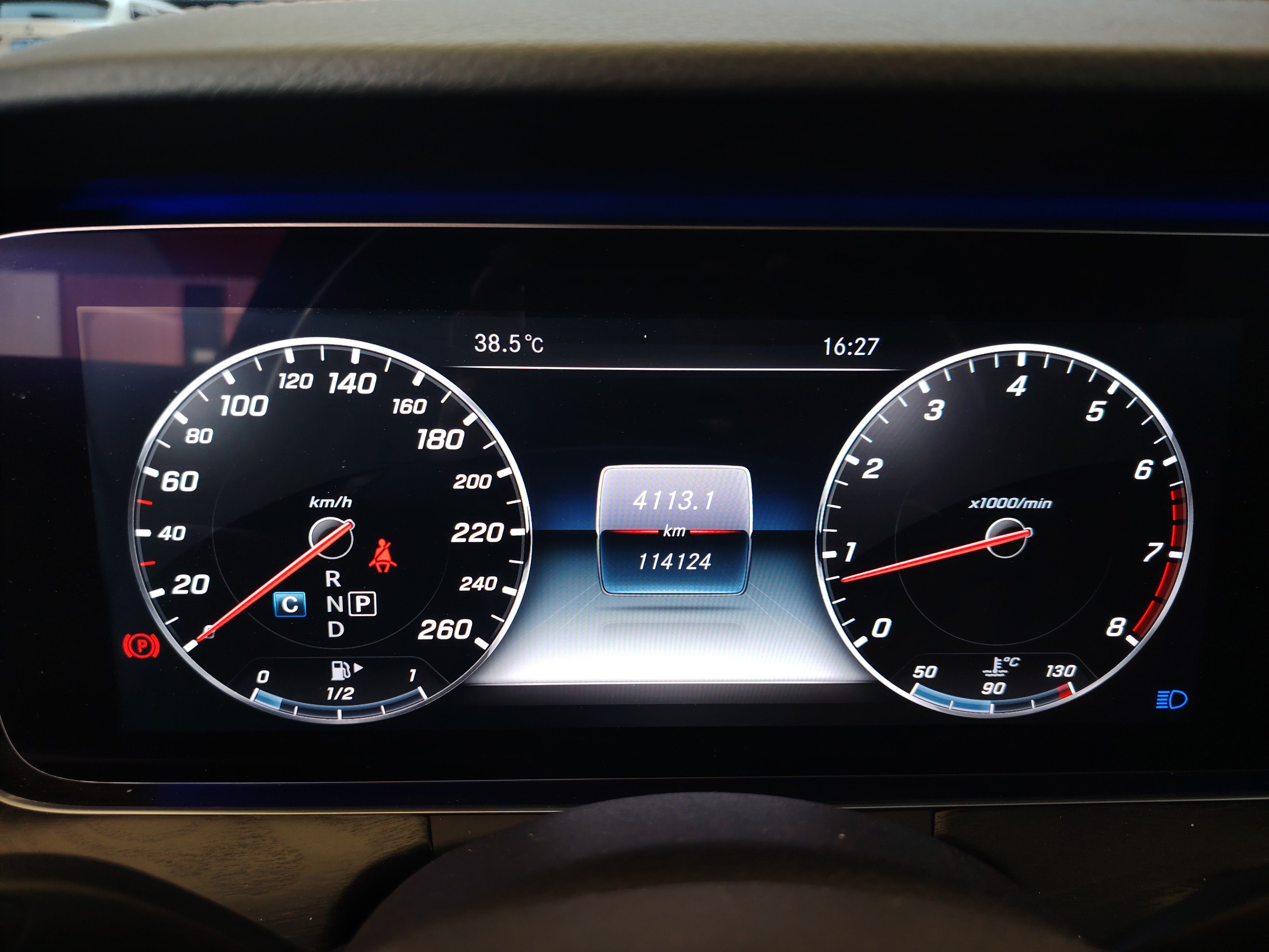 Mercedes Benz E-Class 2016 — фото 17