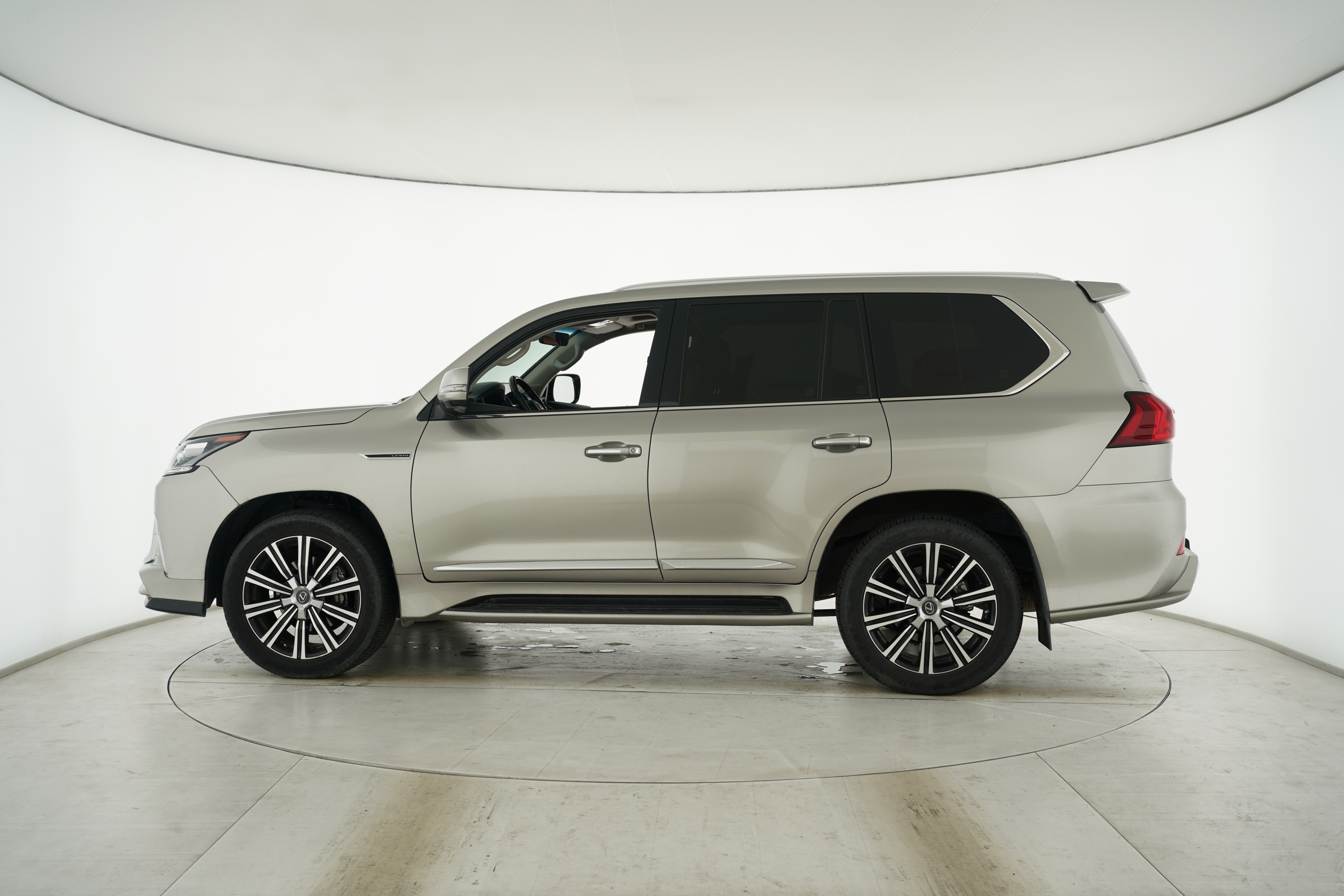Lexus LX 2019 — фото 6