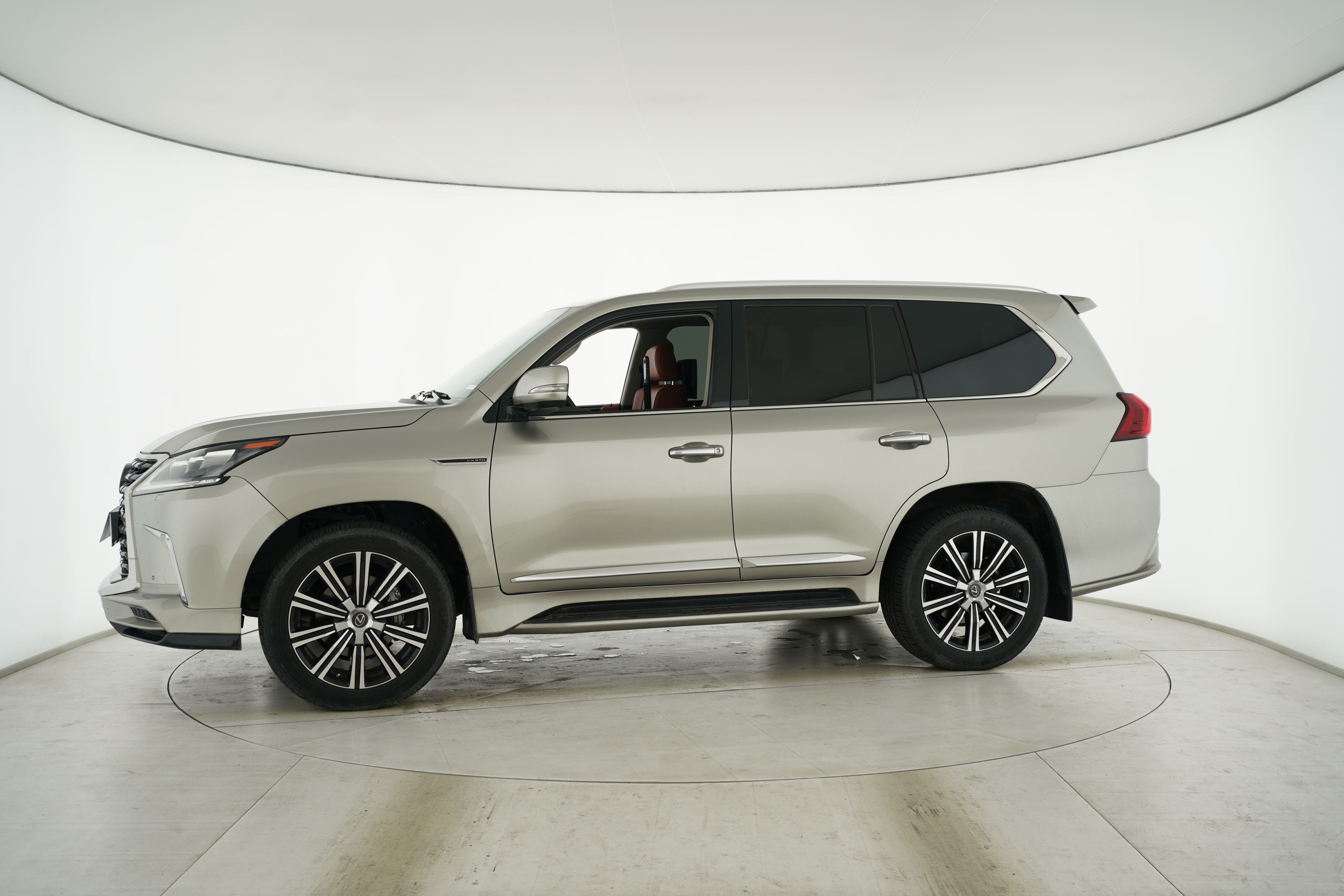 Lexus LX 2019 — фото 7