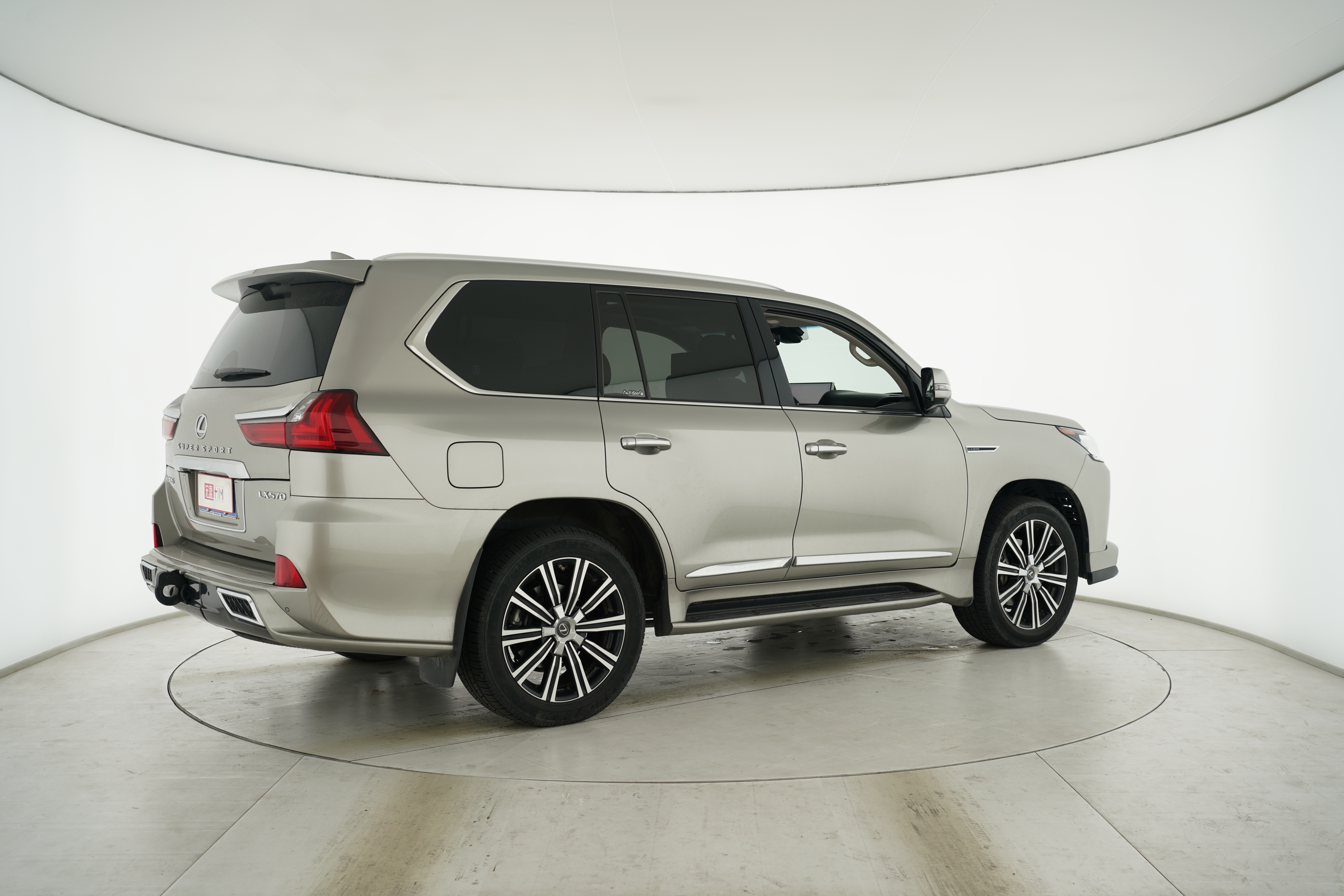 Lexus LX 2019 — фото 12