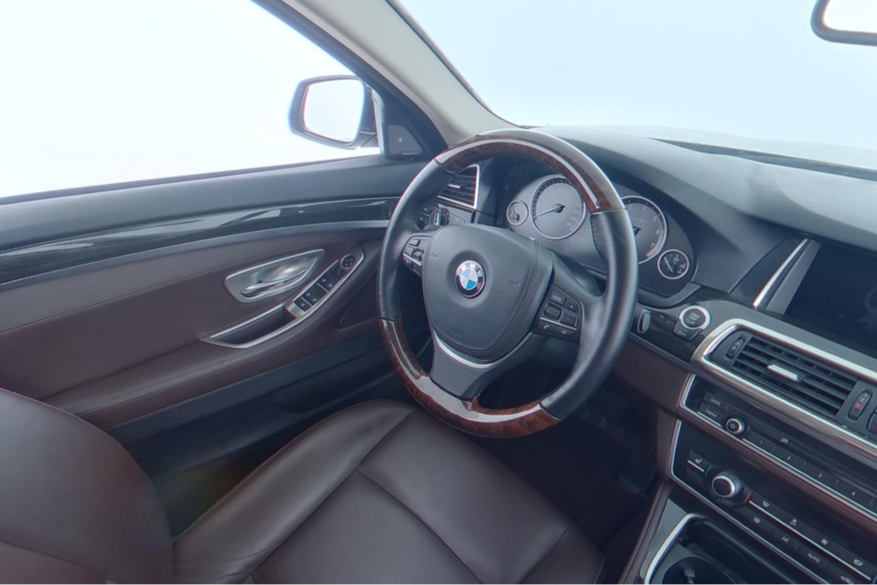 BMW 5 Series 2014 — фото 10