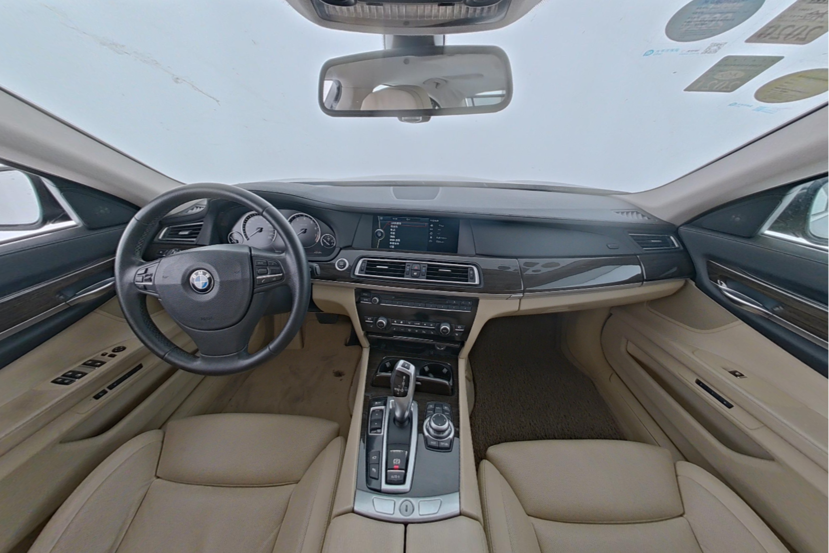 BMW 7 Series 2011 — фото 9