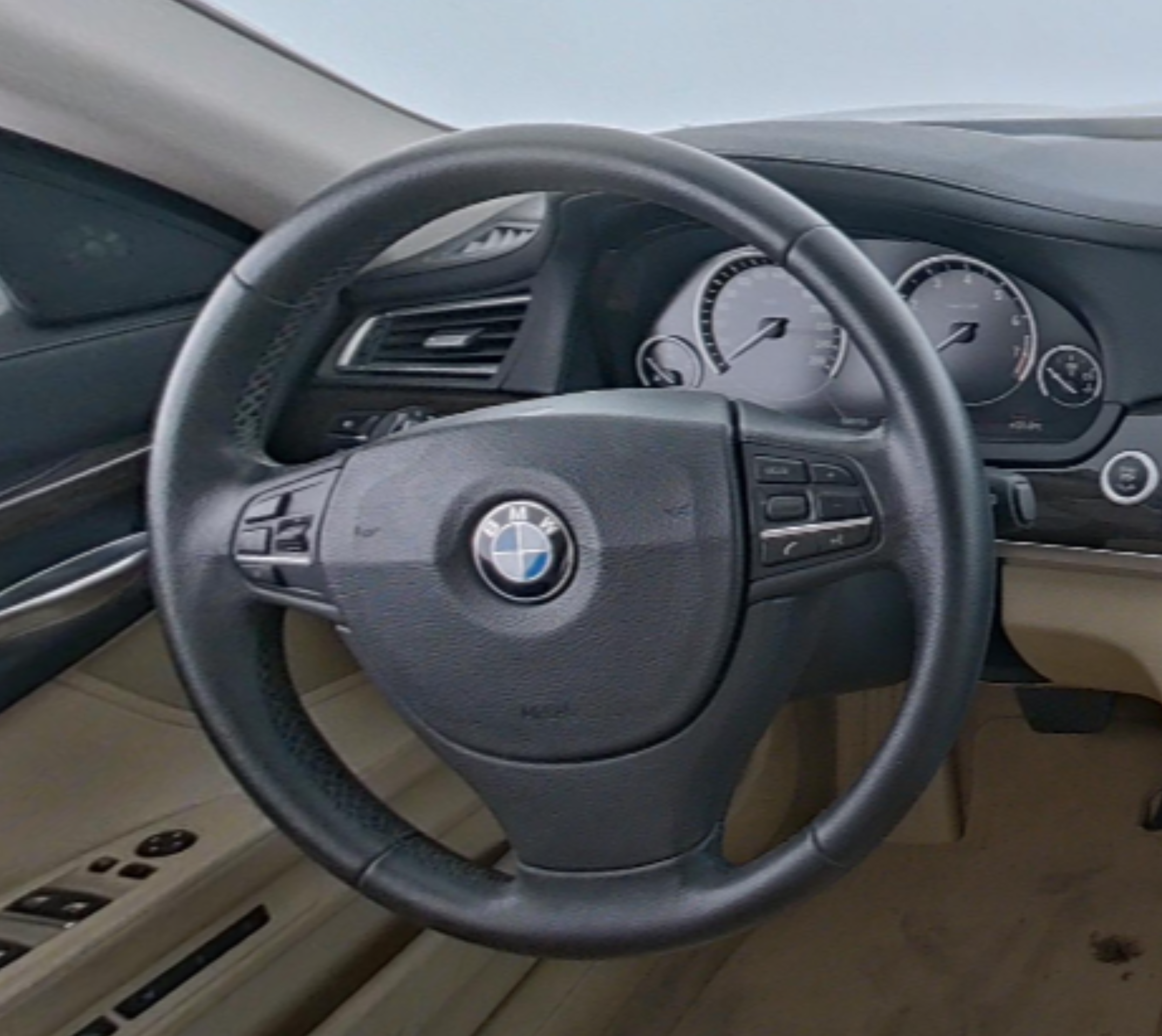 BMW 7 Series 2011 — фото 10