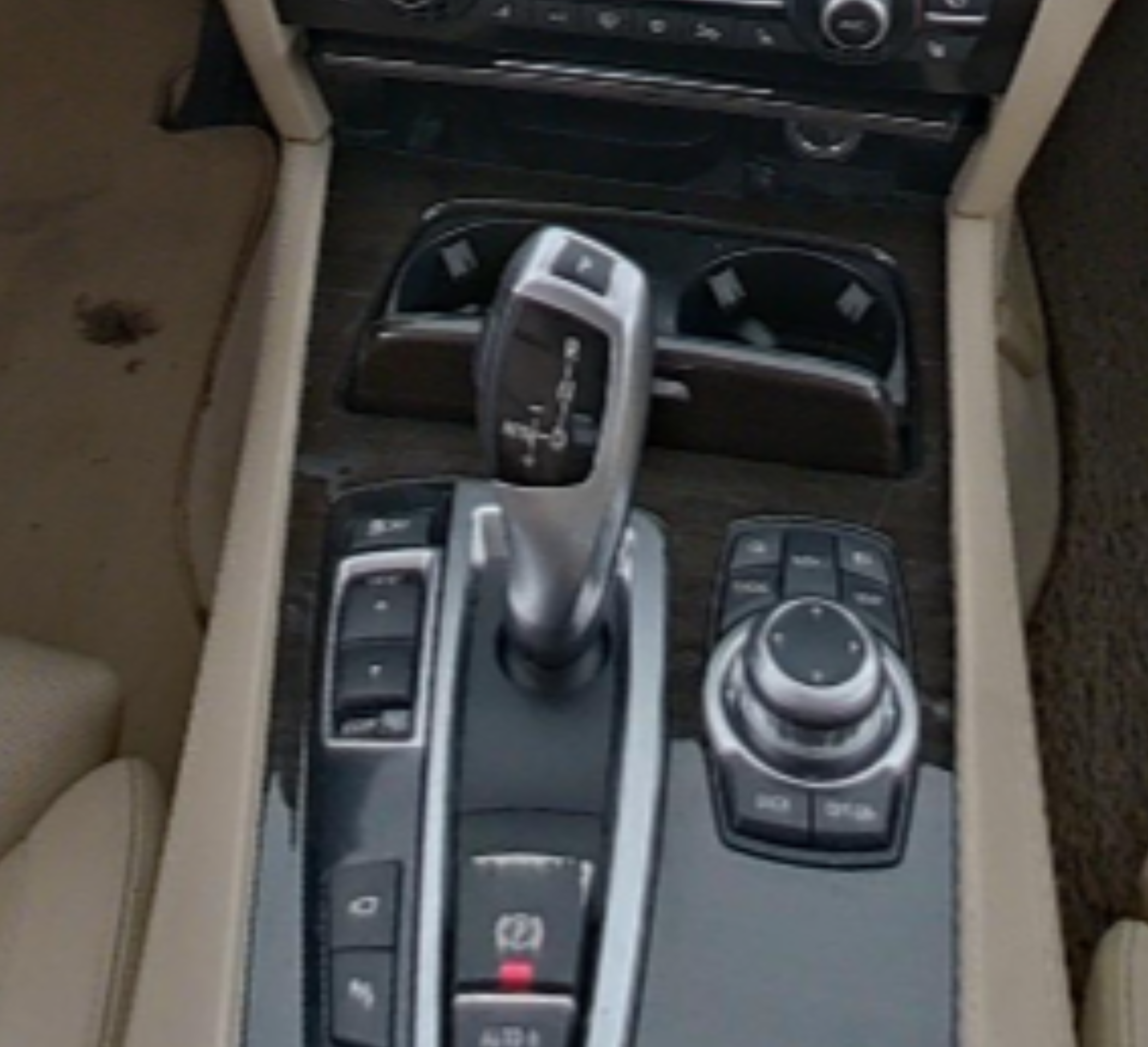 BMW 7 Series 2011 — фото 12