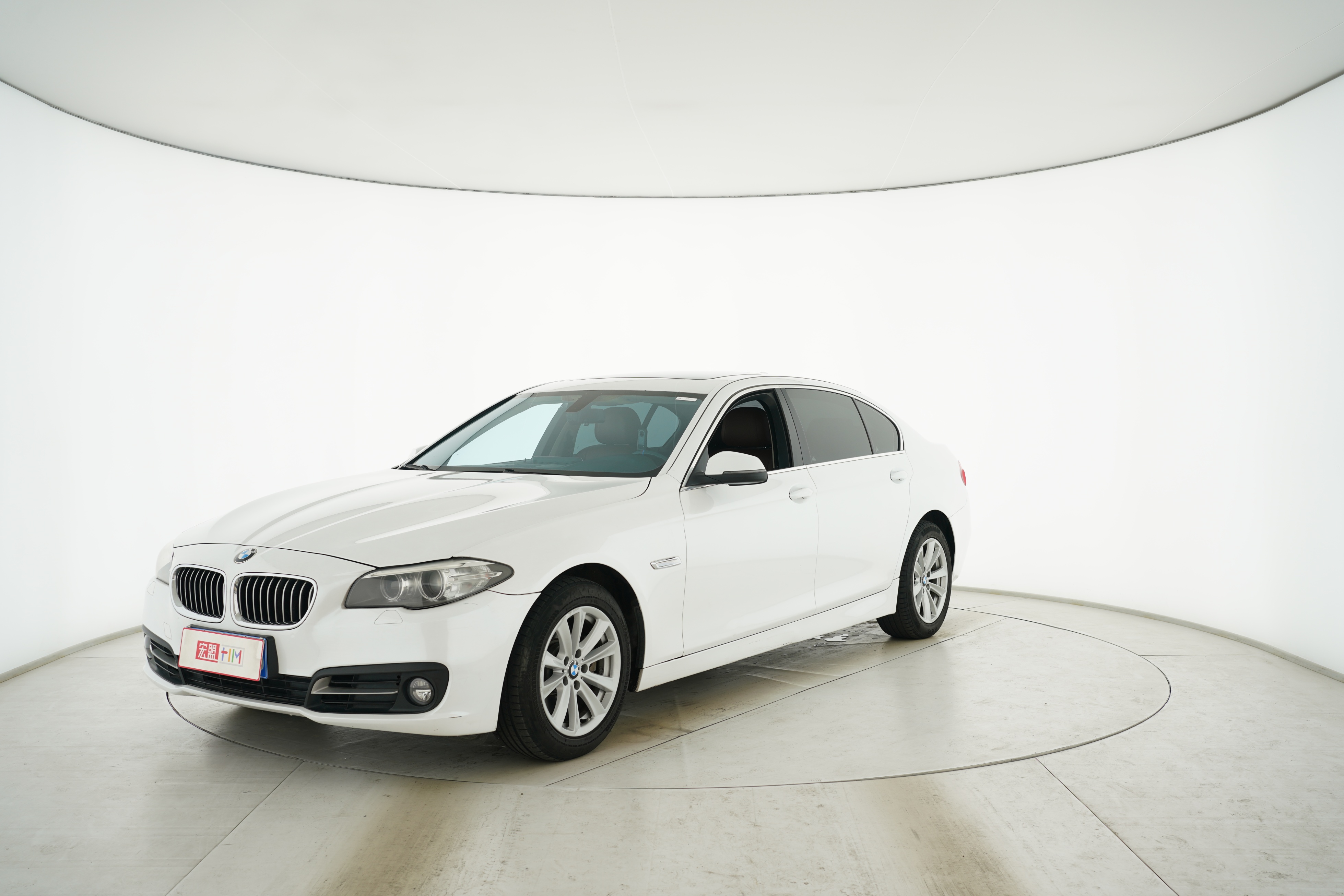 BMW 5 Series 2014 — фото 1