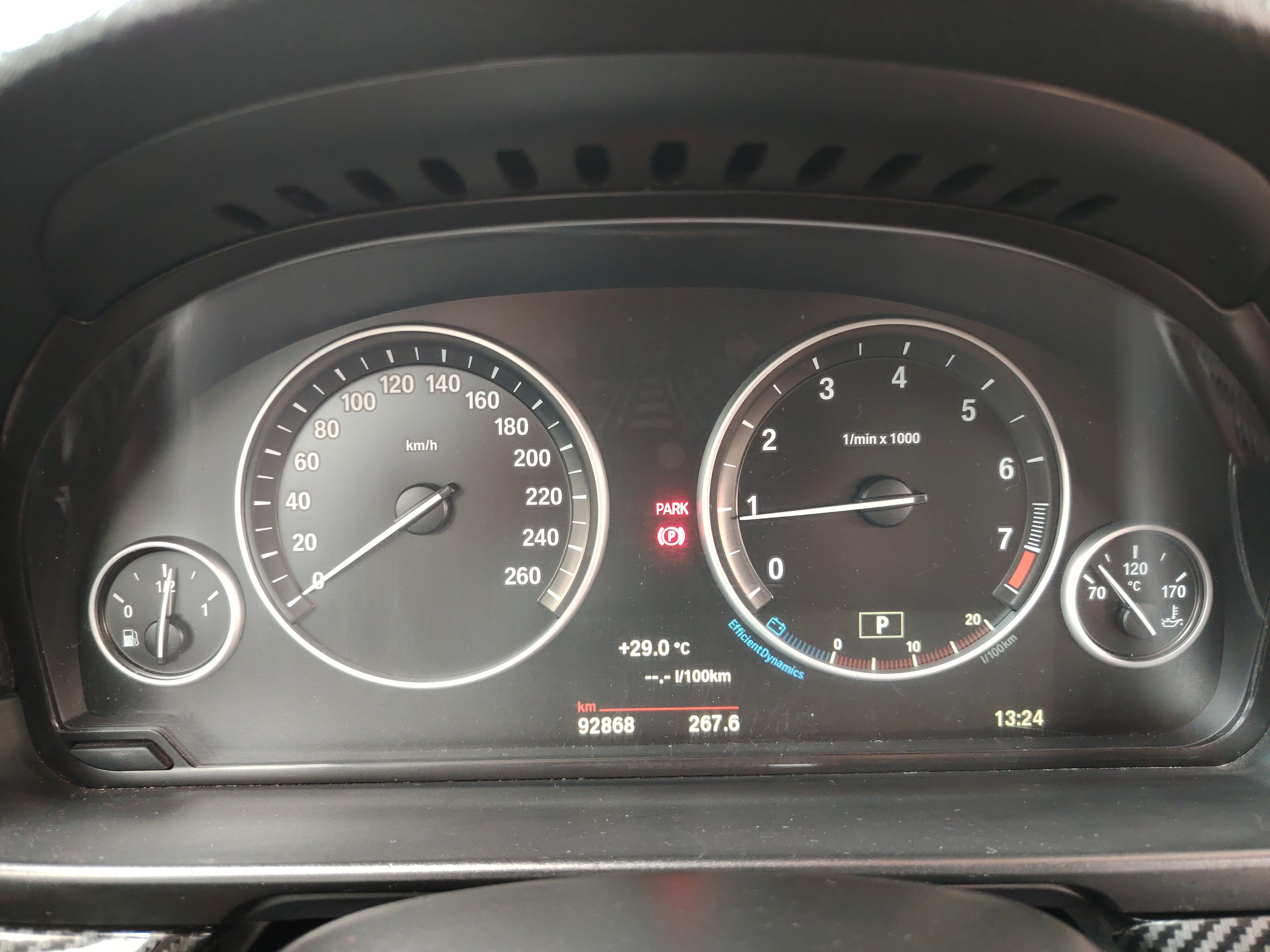 BMW 5 Series 2014 — фото 11