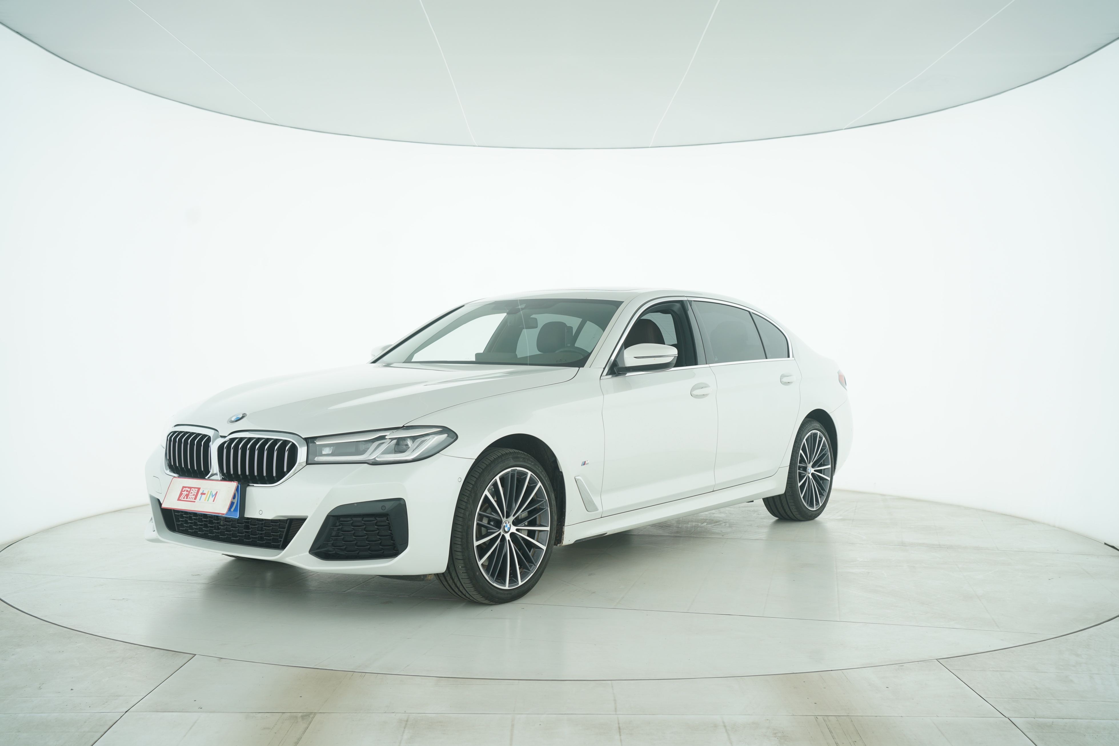 BMW 5 Series 2023 — фото 1