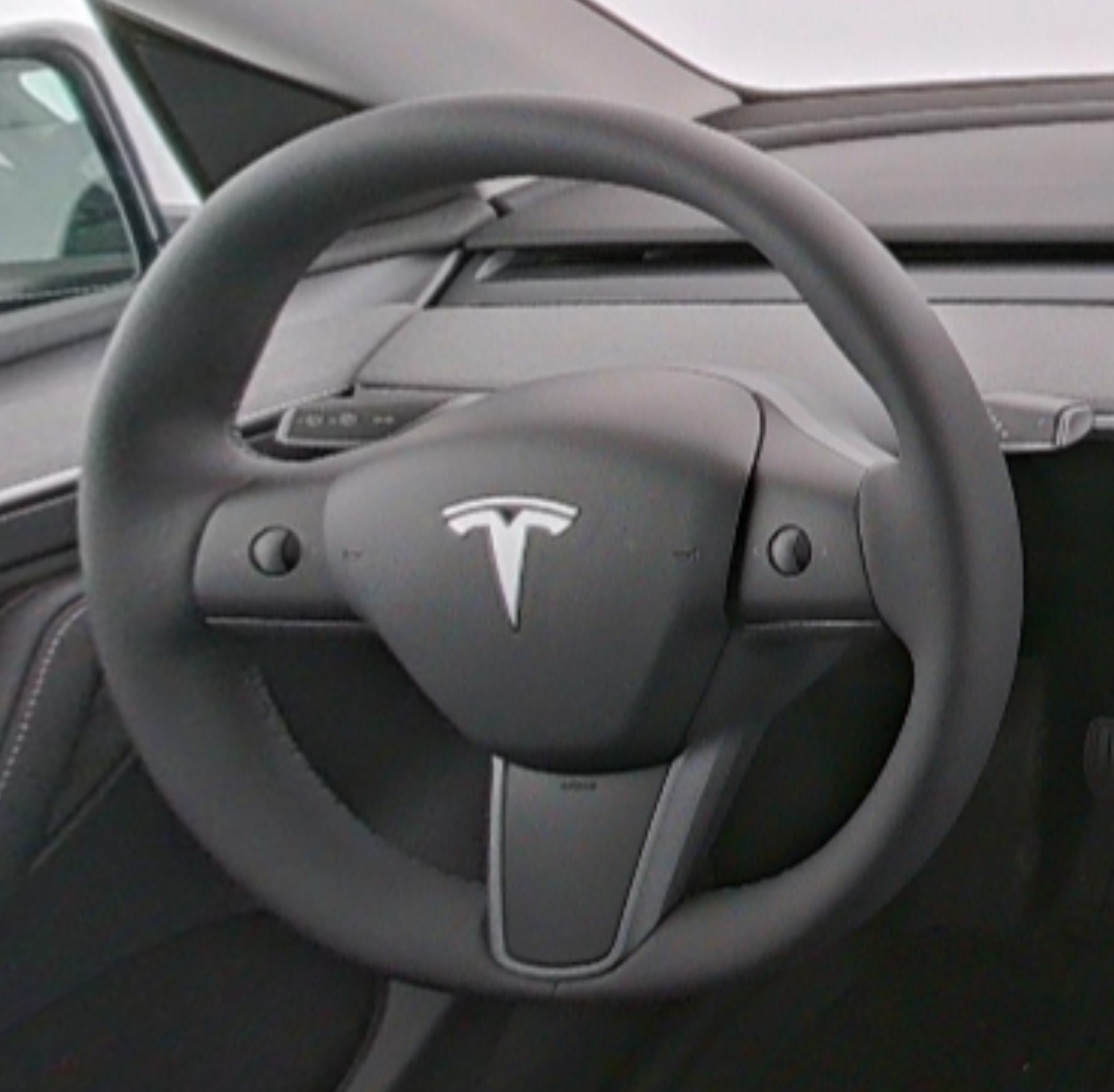 Tesla Model Y 2024 — фото 10