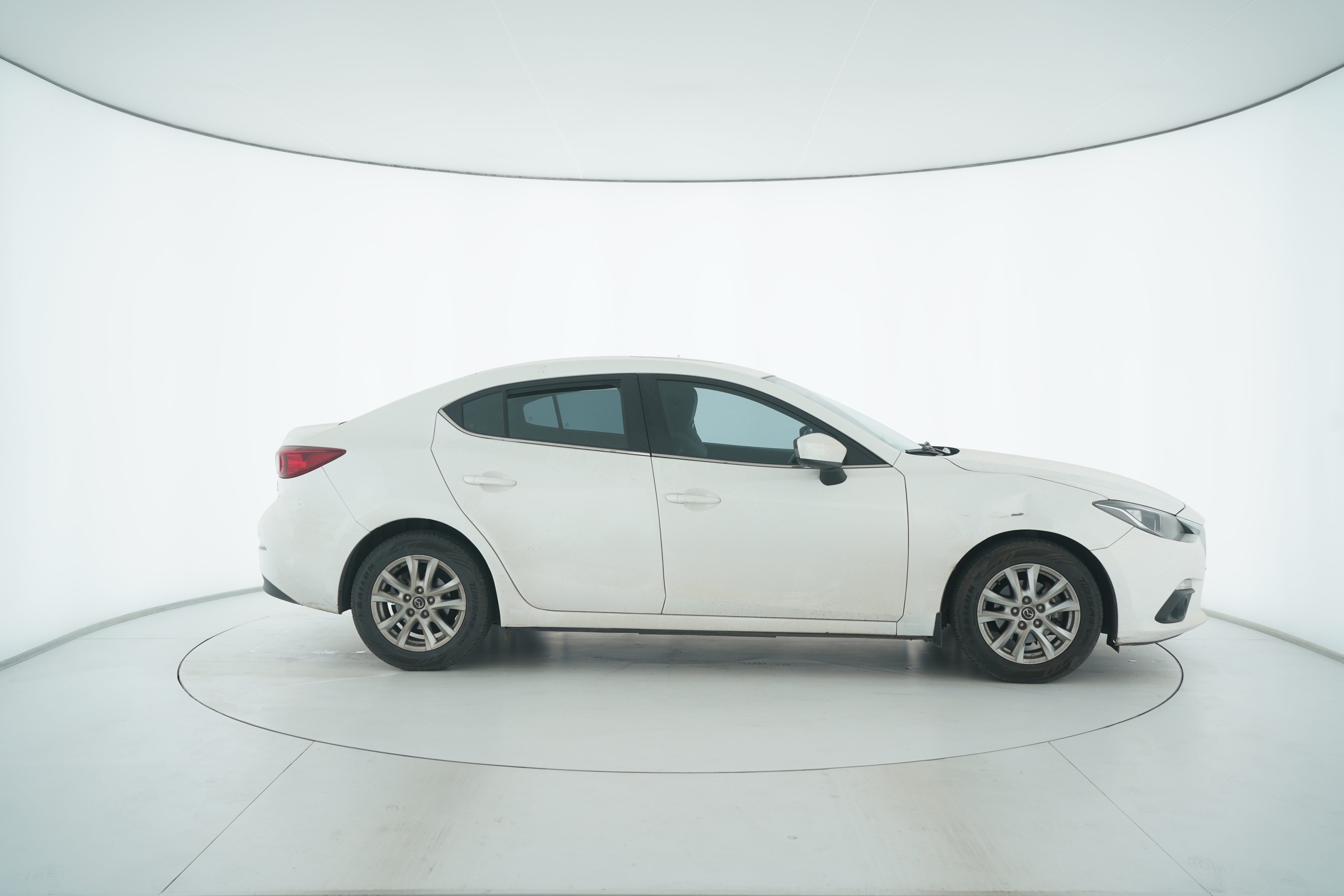 Mazda 3 Axela 2016 — фото 8