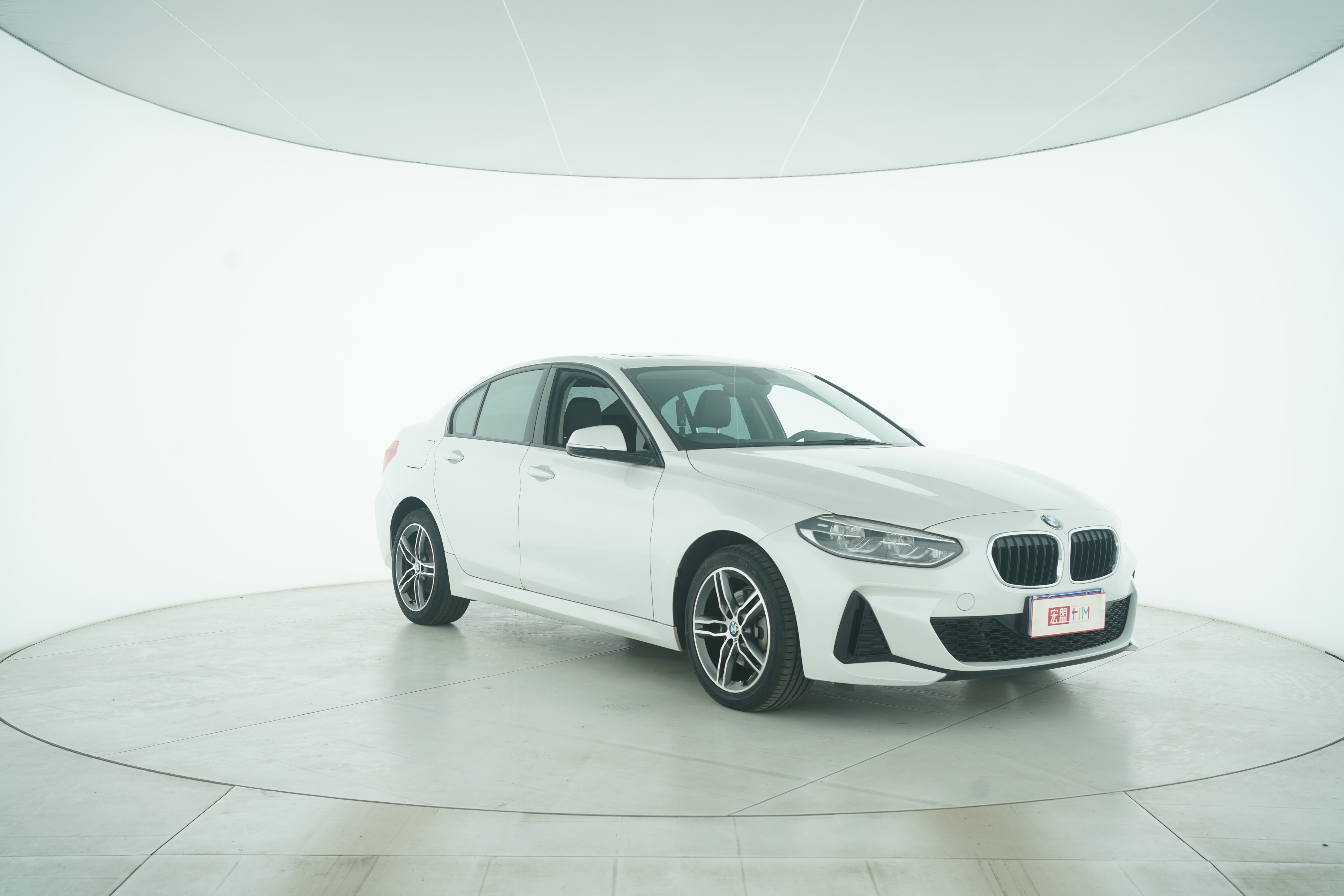 BMW 1 Series 2019 — фото 2