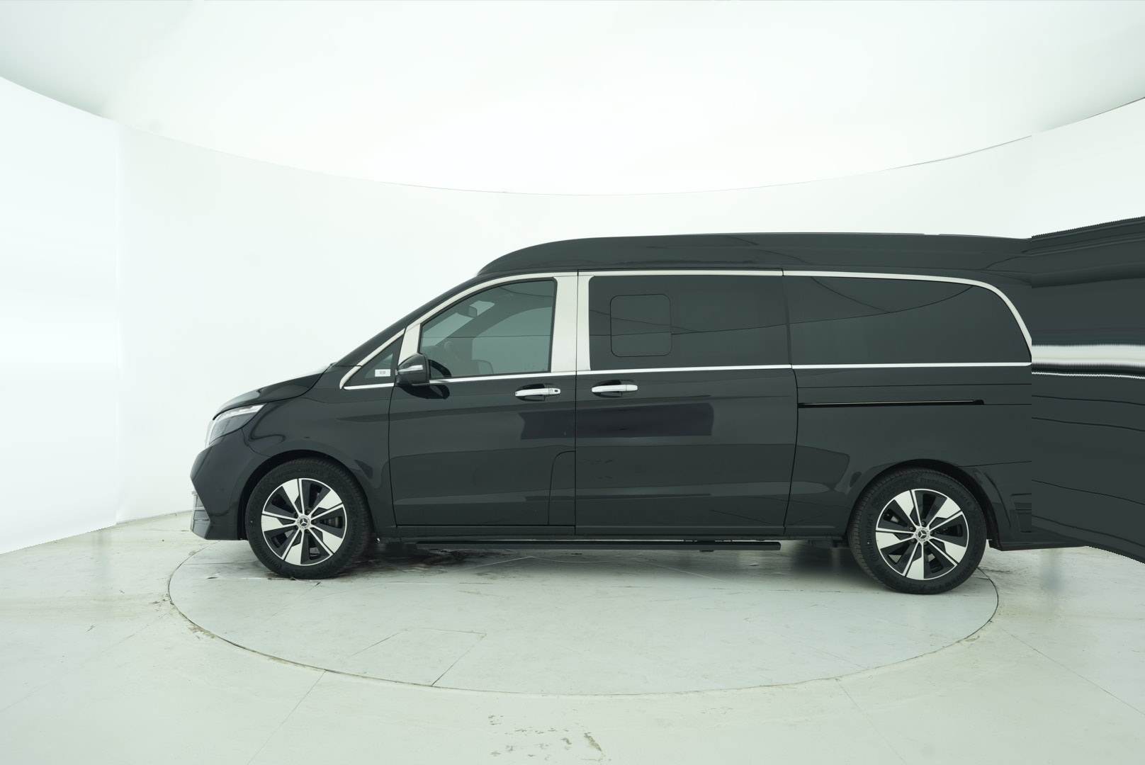 Mercedes Benz V-Class 2022 — фото 3