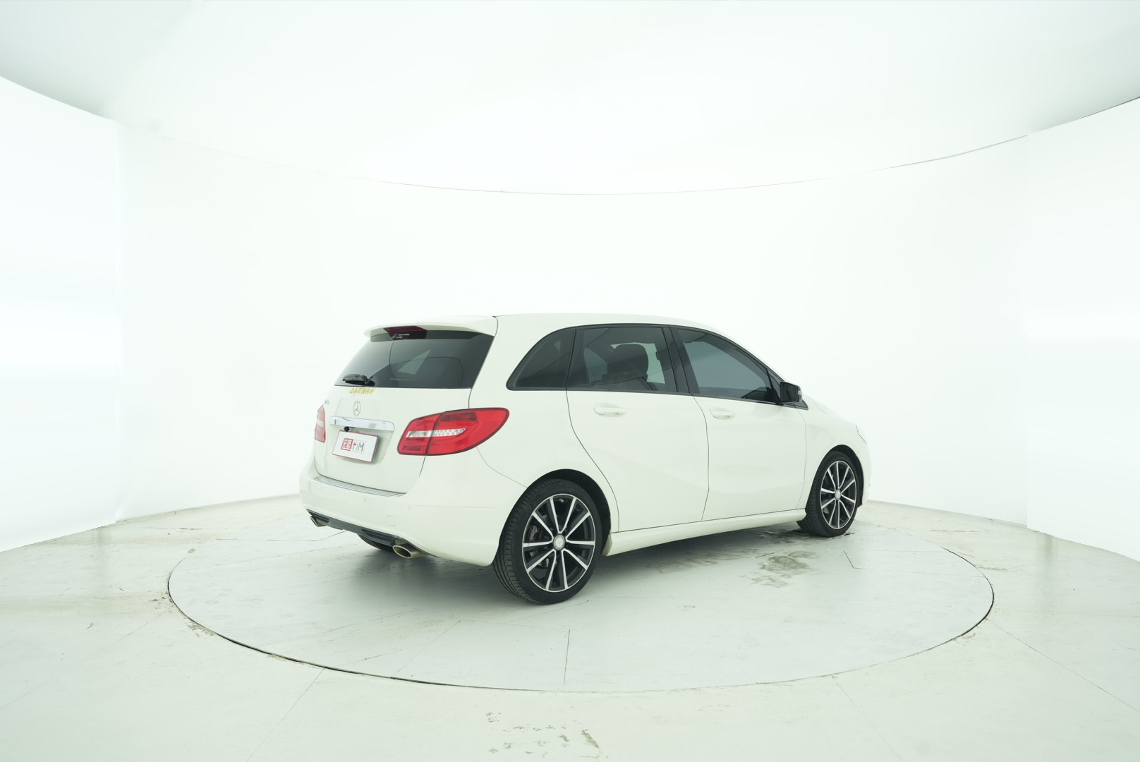 Mercedes Benz B-Class 2015 — фото 6