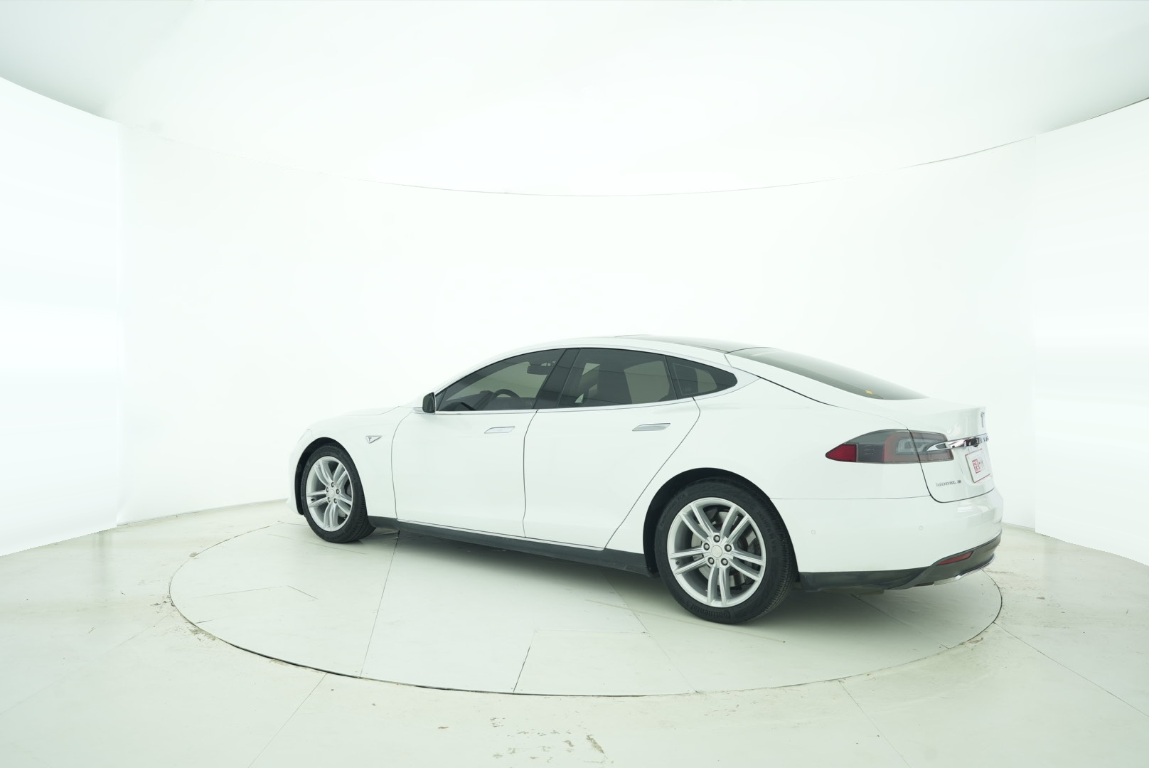 Tesla Model S 2014 — фото 3