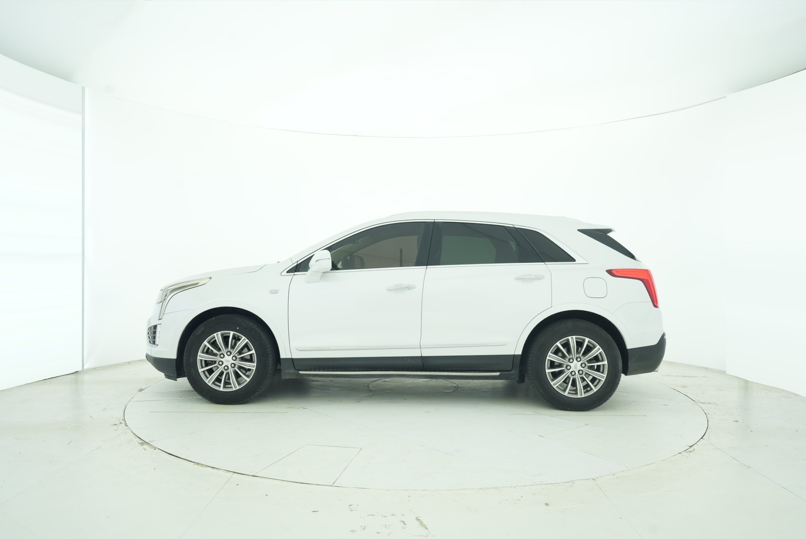 Cadillac XT5 2018 — фото 2