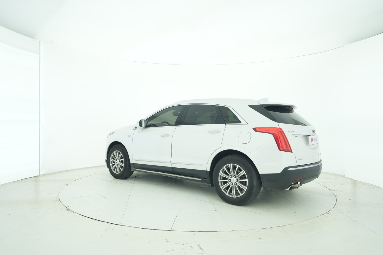 Cadillac XT5 2018 — фото 3