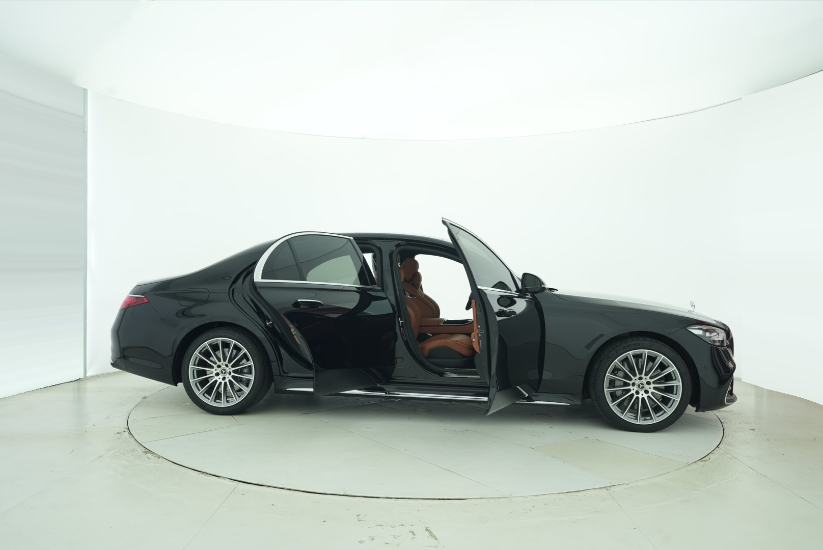 Mercedes Benz S-Class 2022 — фото 11