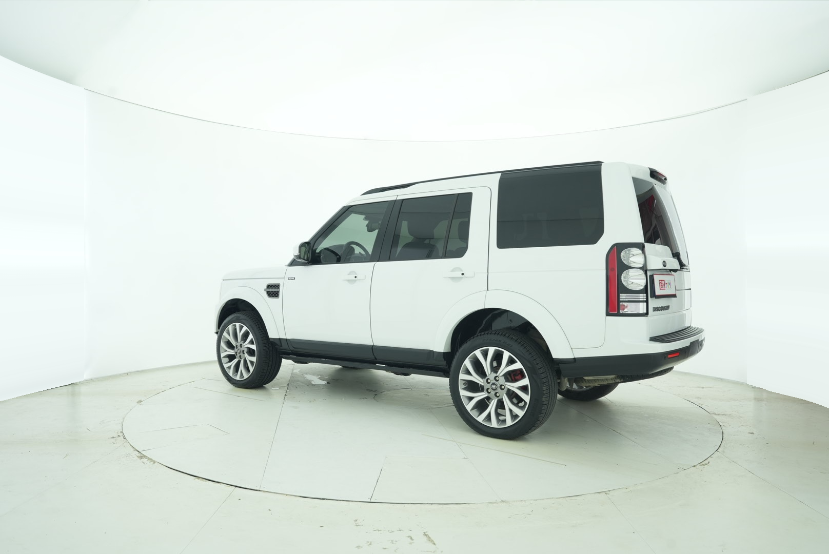 Land Rover Discovery 2016 — фото 3