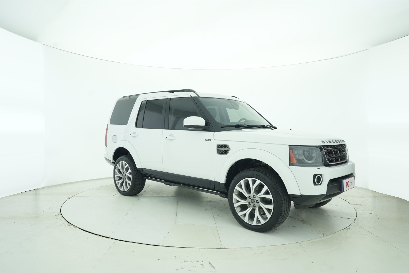 Land Rover Discovery 2016 — фото 7