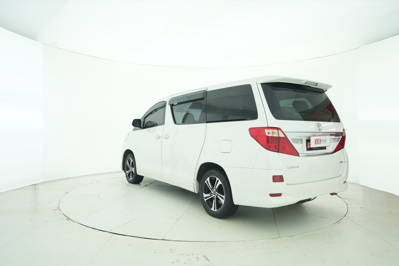Toyota Elfa 2015 — фото 5