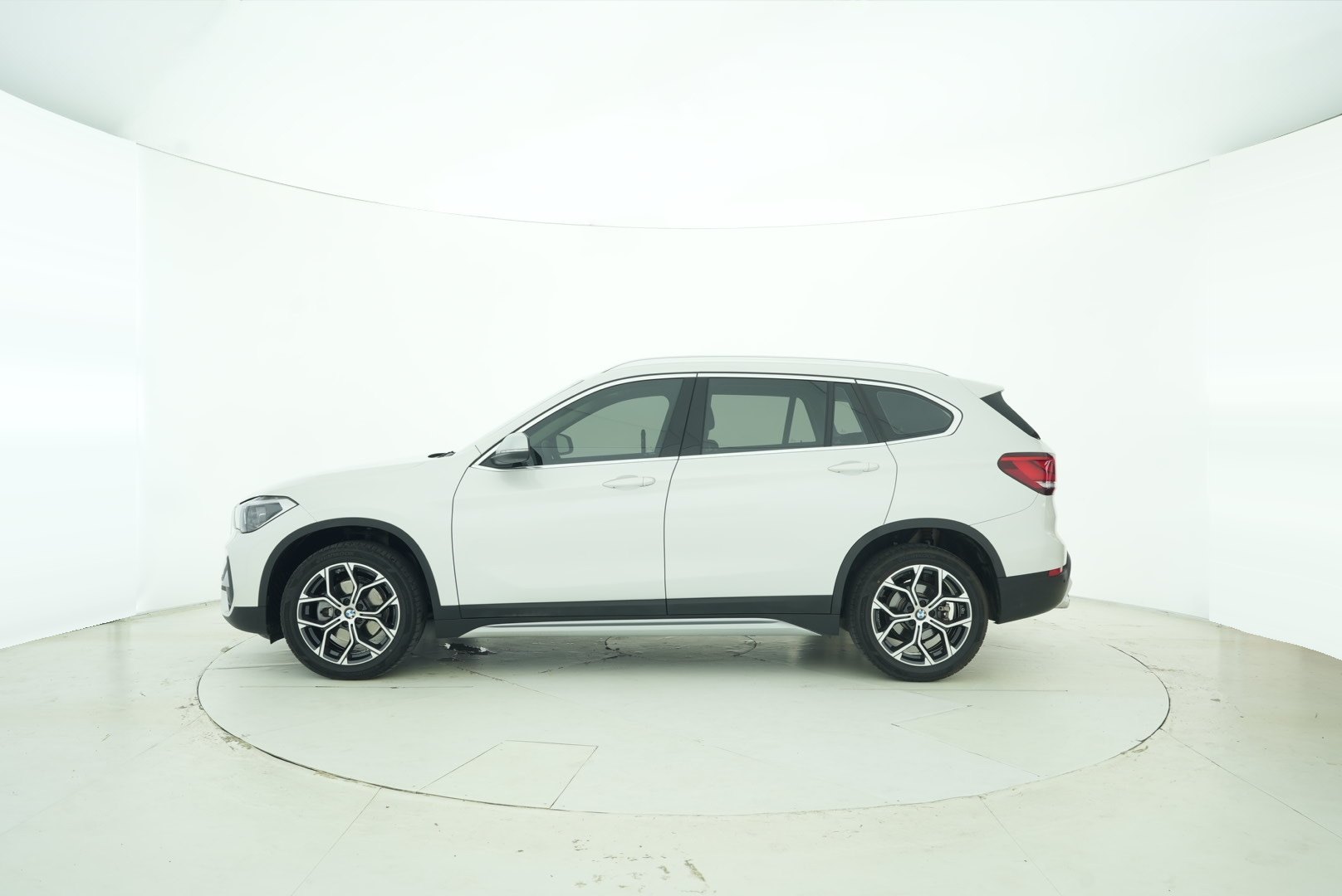 BMW X1 2022 — фото 2