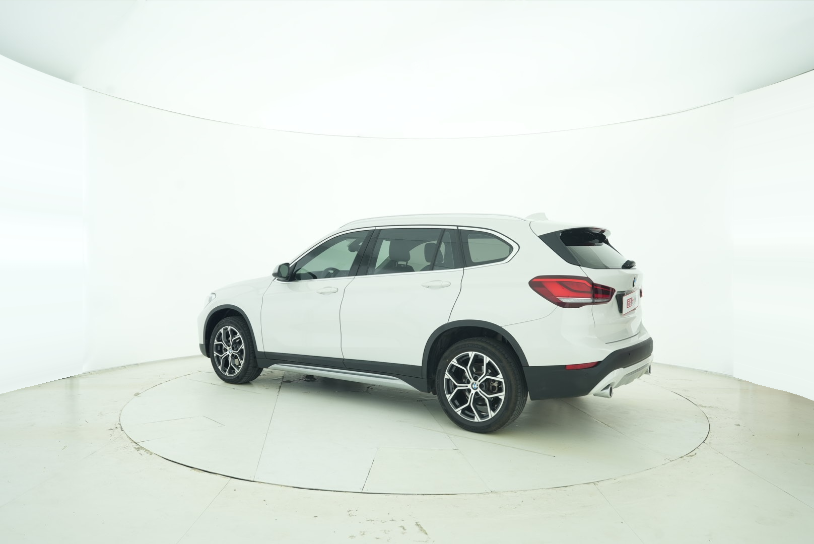 BMW X1 2022 — фото 3