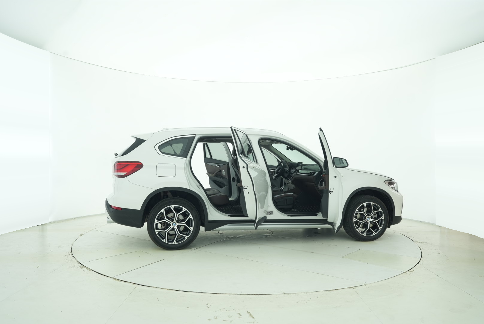 BMW X1 2022 — фото 9