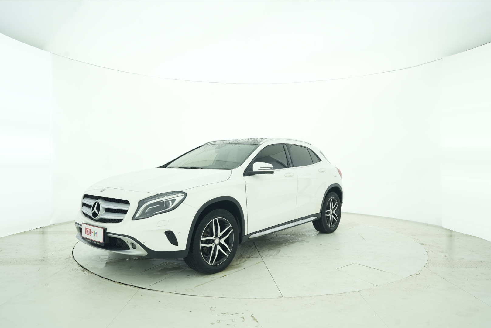 Mercedes Benz GLA 2015 — фото 1