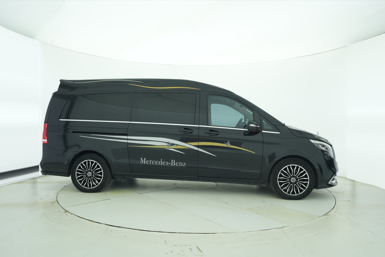 Mercedes Benz V-Class 2018 — фото 7