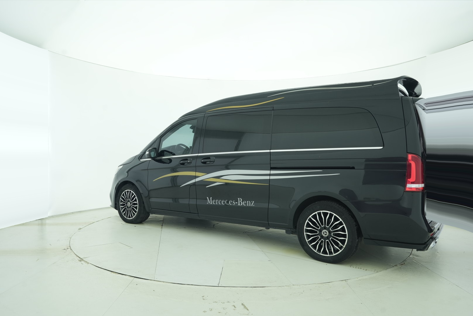 Mercedes Benz V-Class 2018 — фото 4