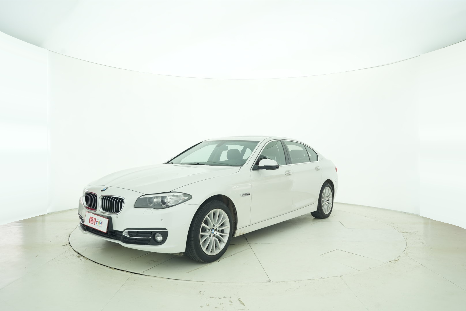 BMW 5 Series Hybrid 2023 — фото 1