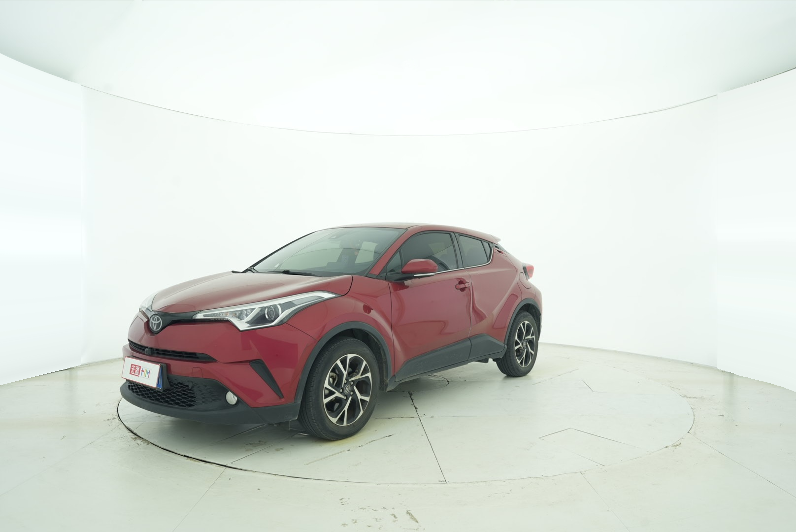 Toyota C-HR 2020 — фото 1