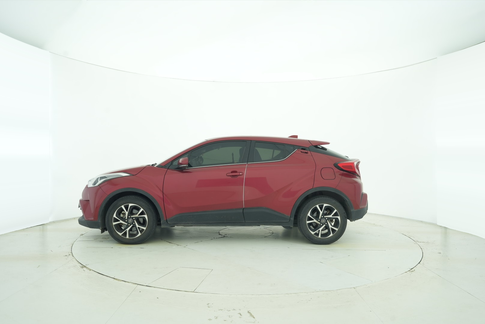 Toyota C-HR 2020 — фото 2