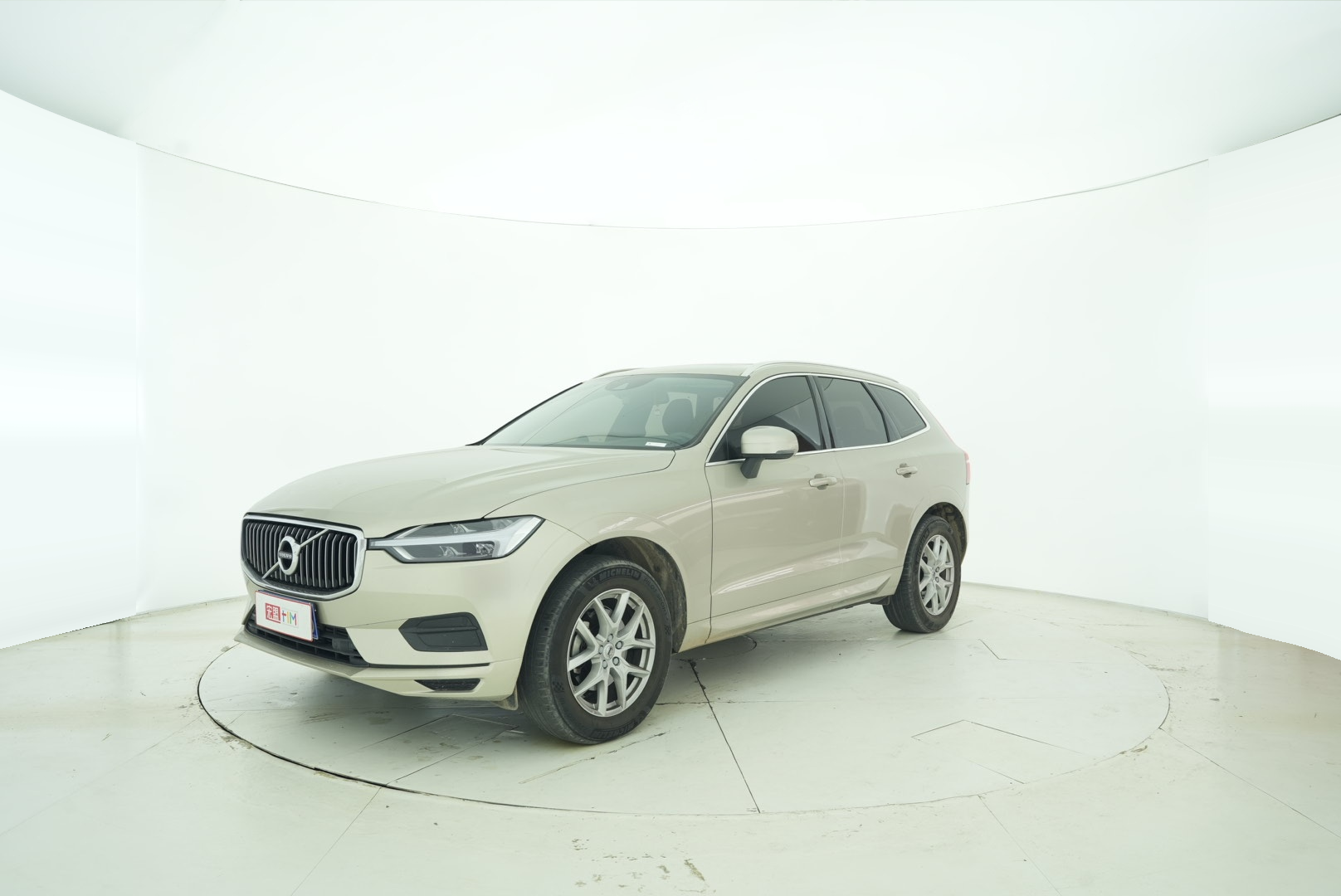VOLVO XC60 2018 — фото 1