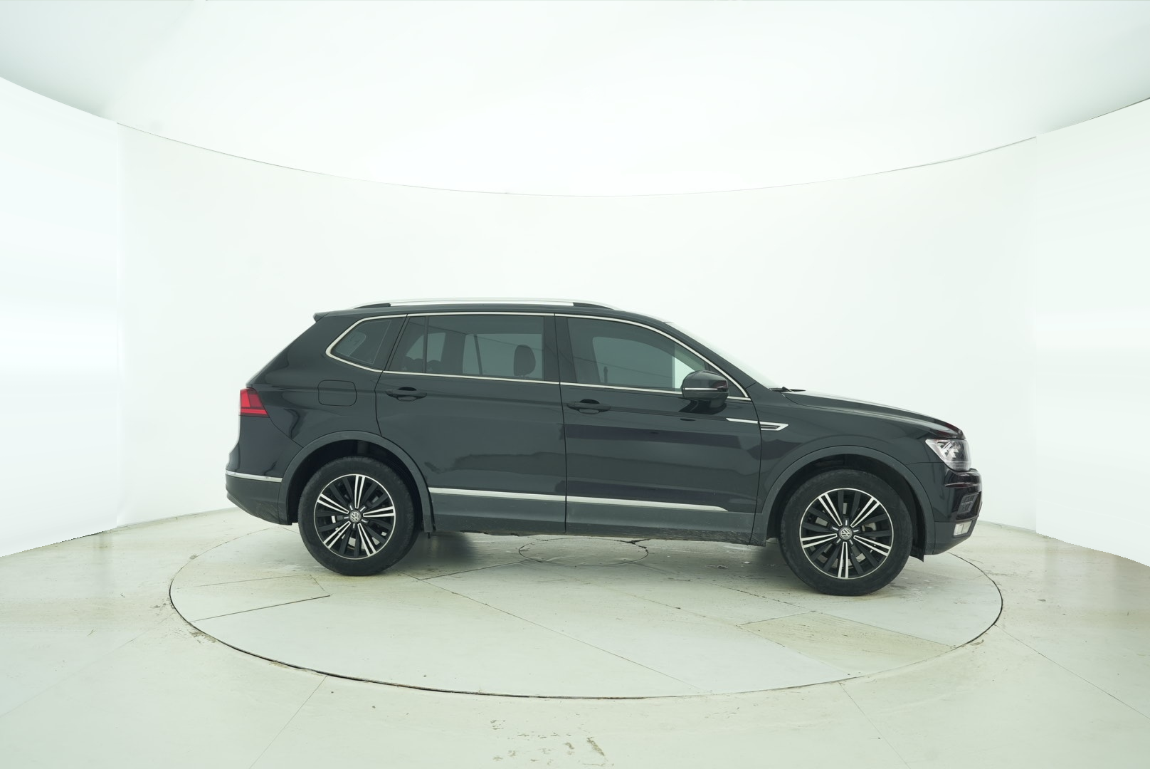 Volkswagen Tiguan L 2020 — фото 6