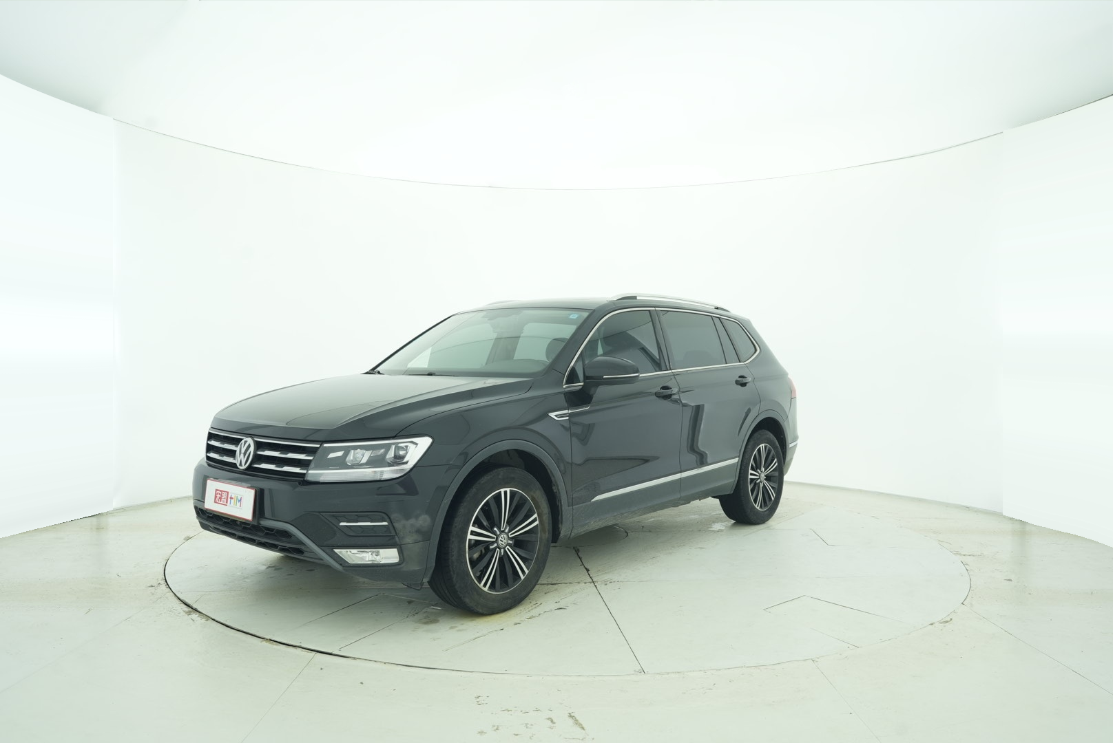 Volkswagen Tiguan L 2020 — фото 1