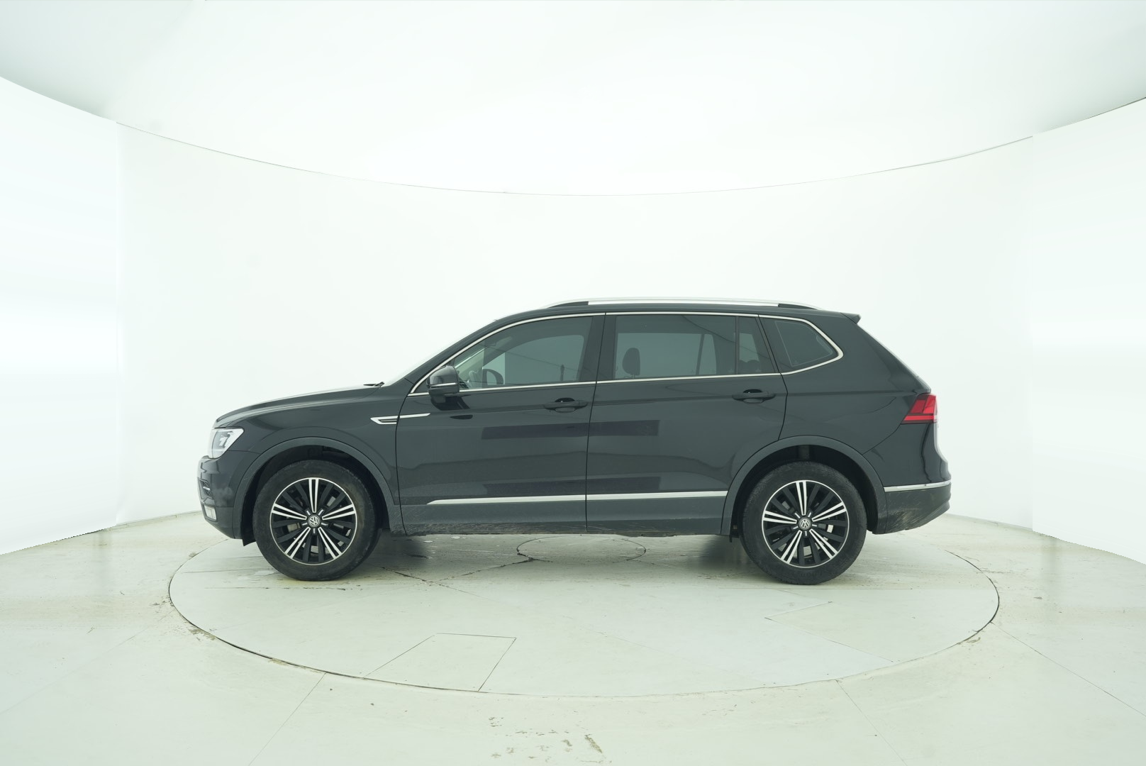 Volkswagen Tiguan L 2020 — фото 2