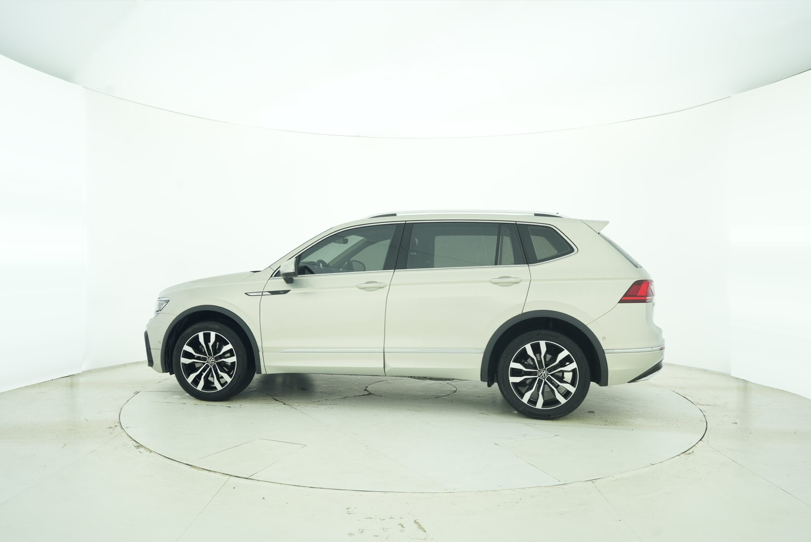Volkswagen Tiguan L 2020 — фото 3