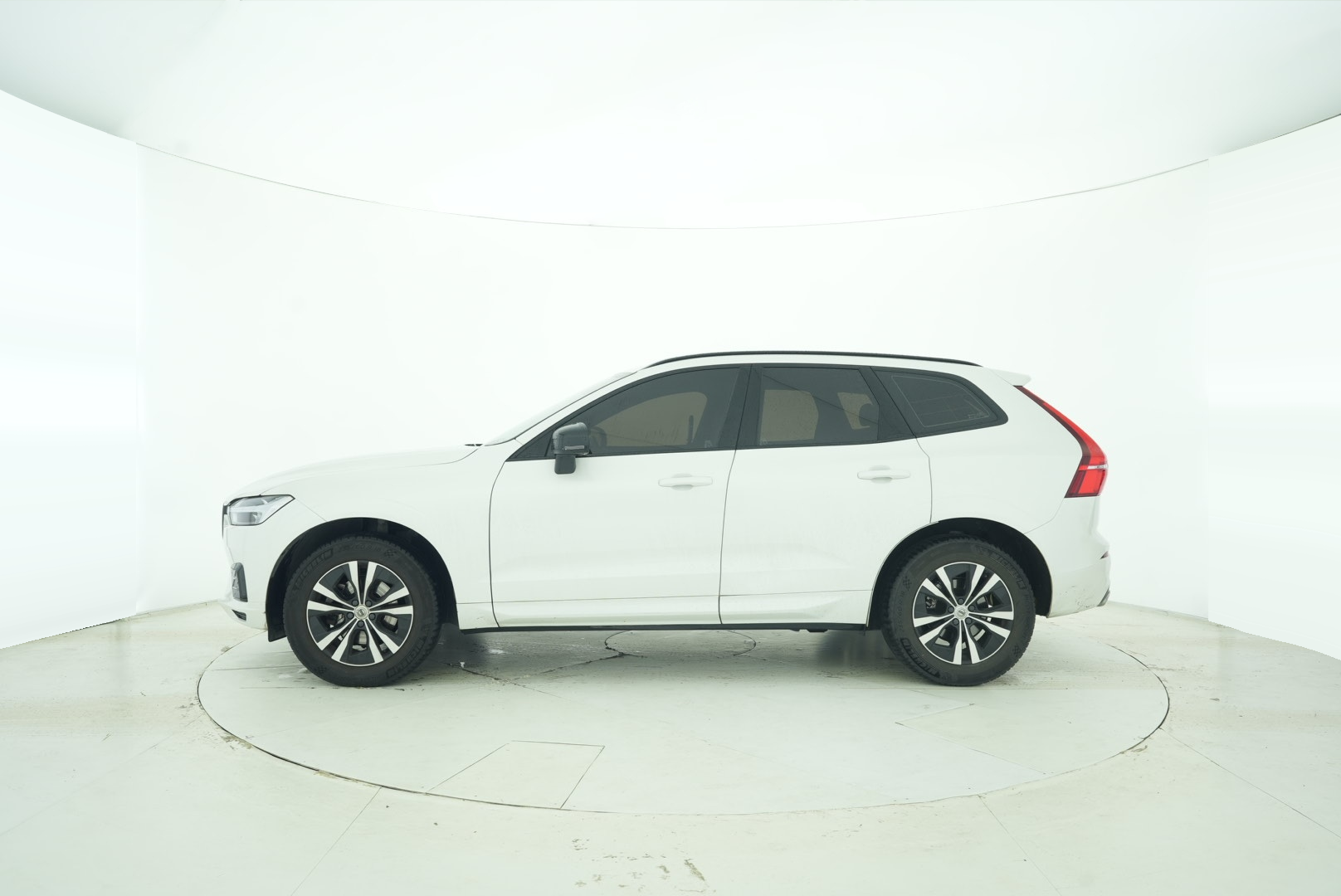 VOLVO XC60 2021 — фото 2
