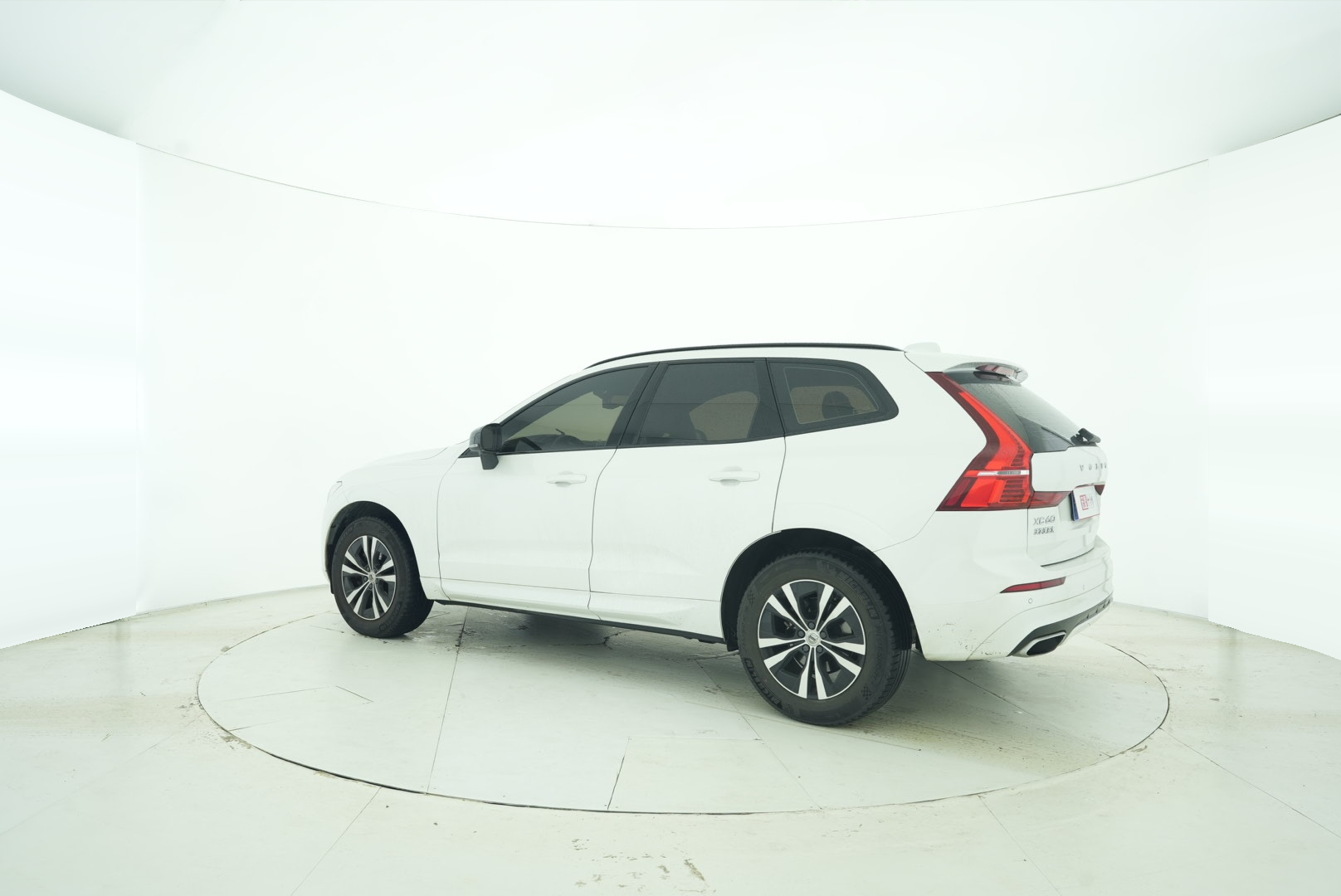 VOLVO XC60 2021 — фото 3