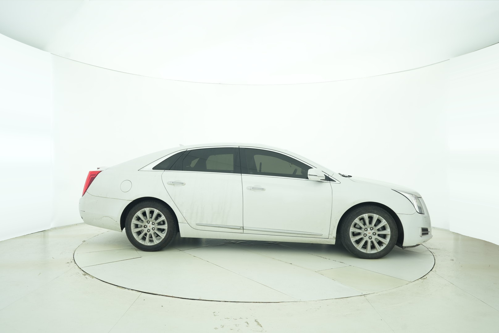 Cadillac XTS 2015 — фото 6