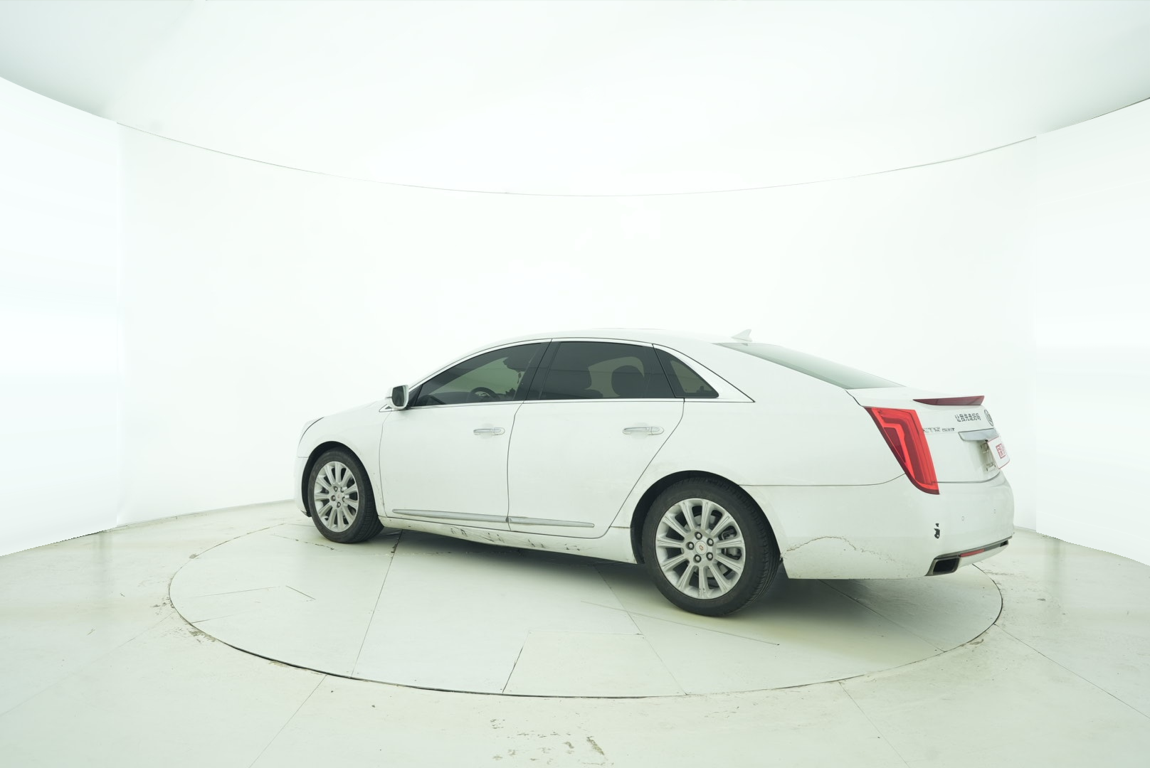 Cadillac XTS 2015 — фото 3