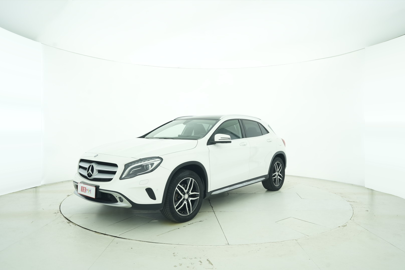 Mercedes Benz GLA 2017 — фото 1
