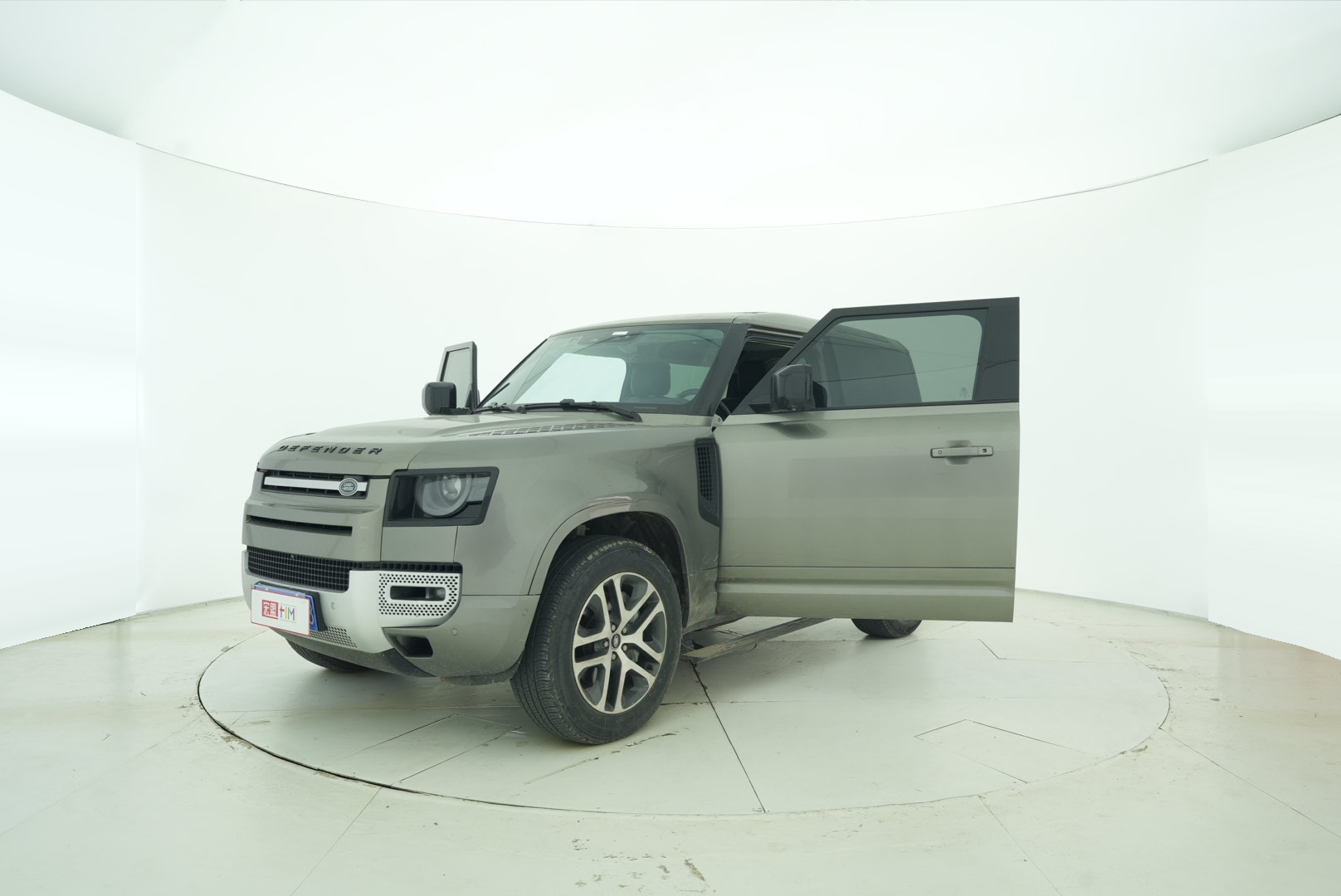 Land Rover Guardian 2023 — фото 10