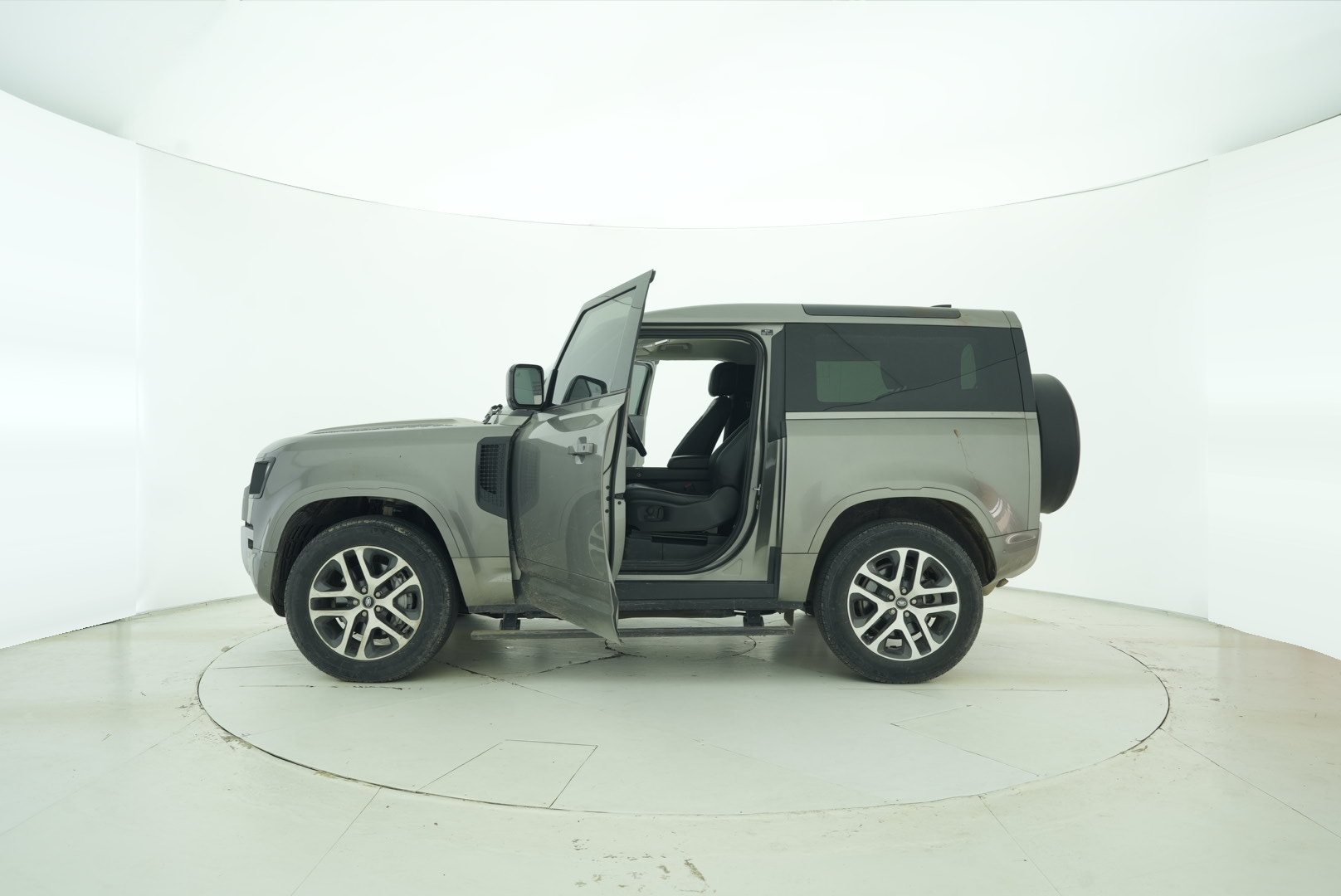 Land Rover Guardian 2023 — фото 11