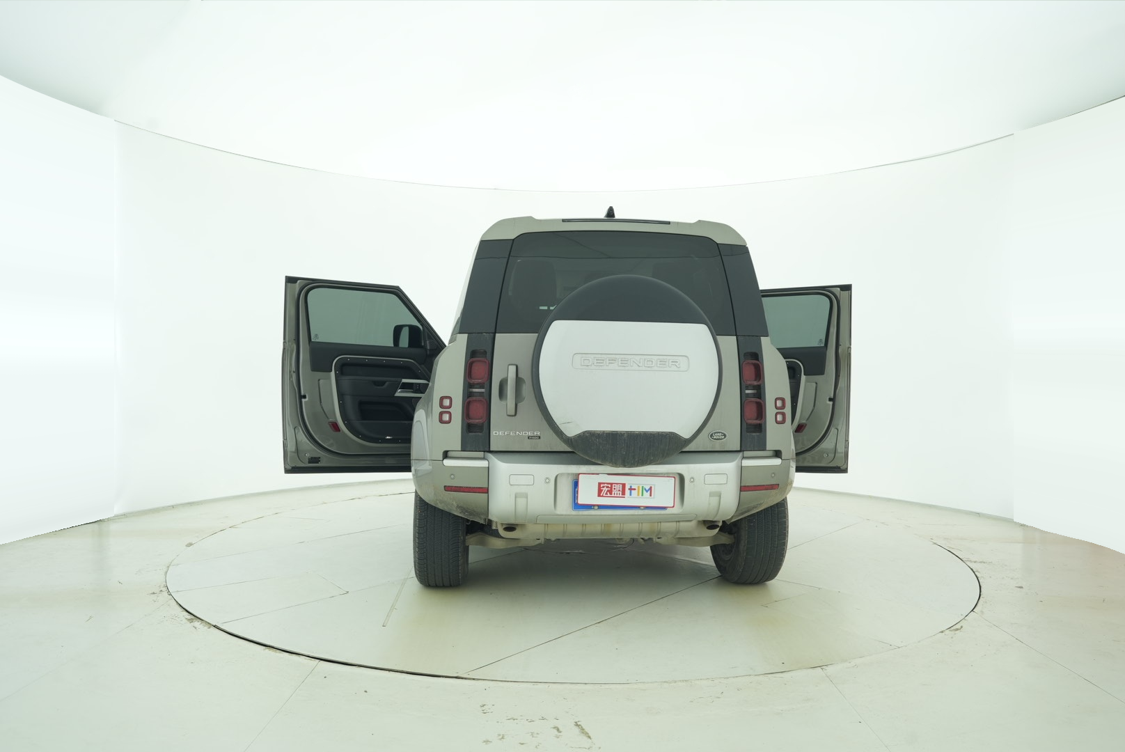 Land Rover Guardian 2023 — фото 13