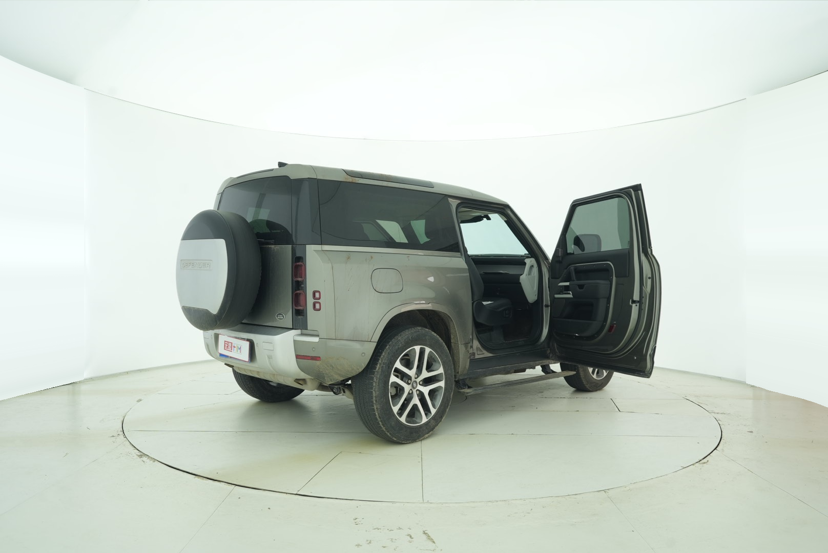 Land Rover Guardian 2023 — фото 14