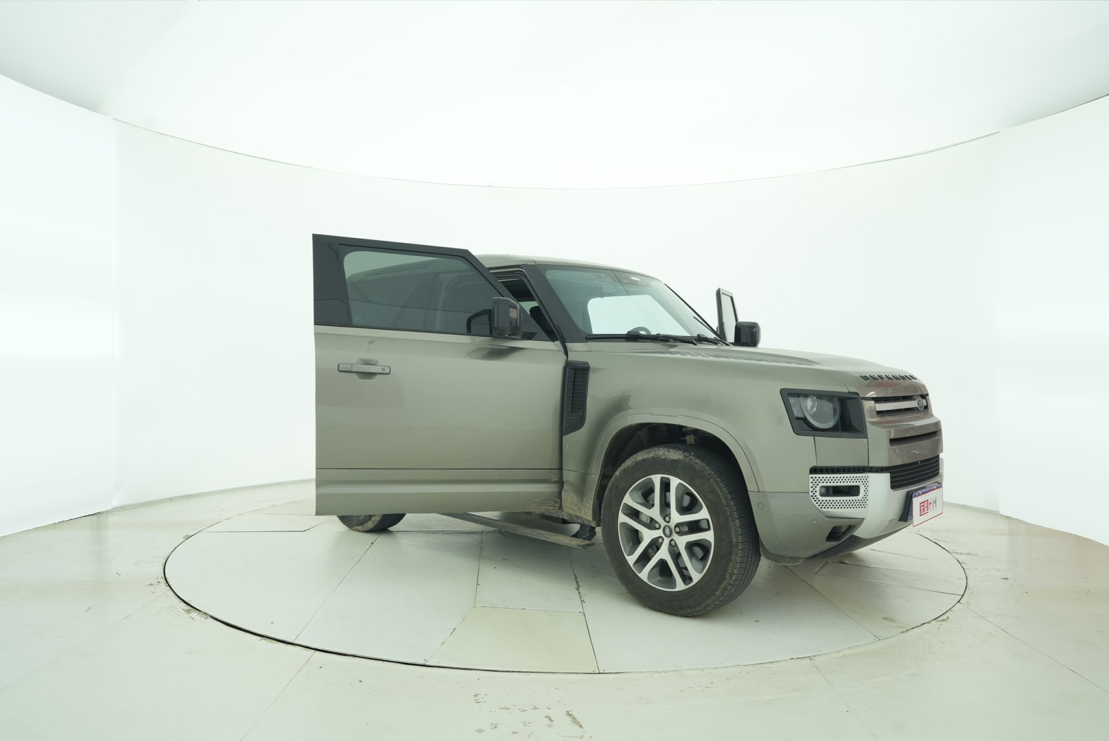 Land Rover Guardian 2023 — фото 16