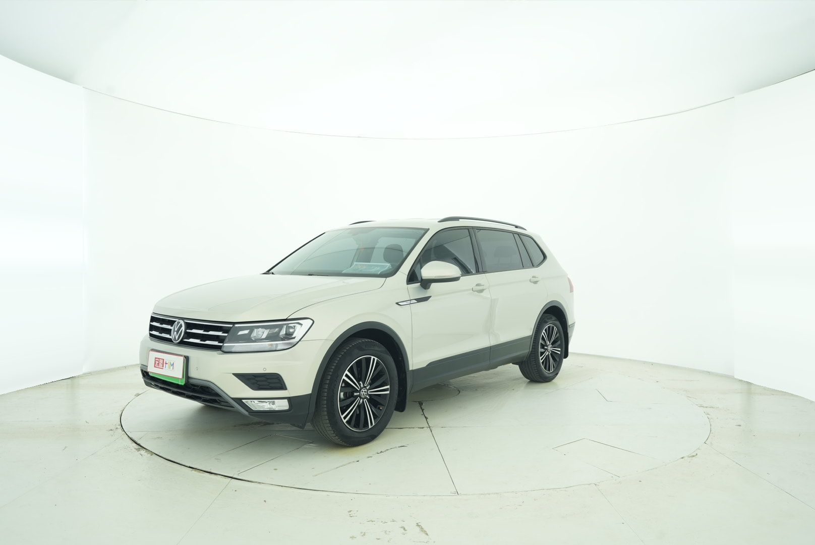 Volkswagen Tiguan L 2021 — фото 1